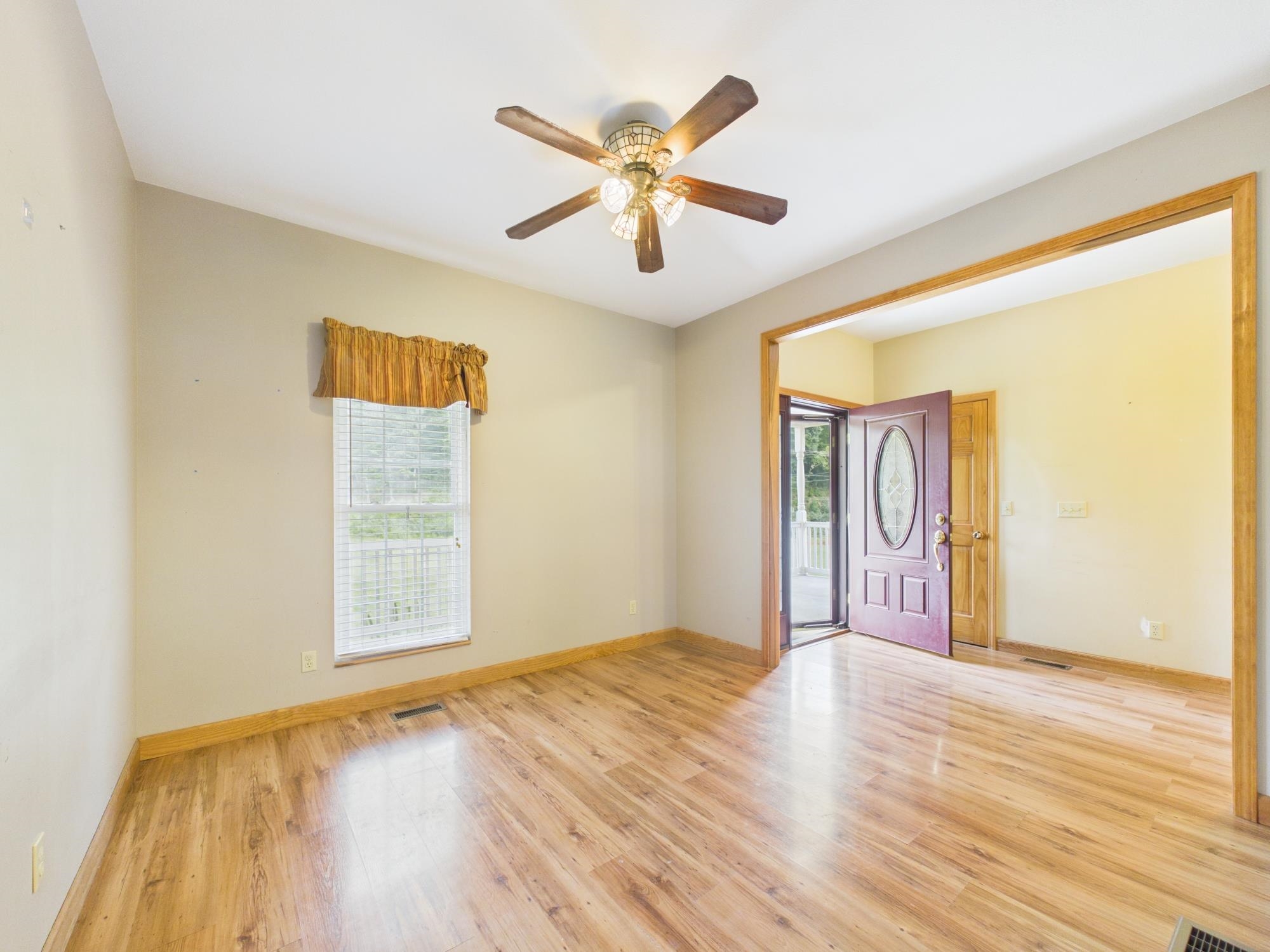 https://zimg.paragon.ice.com/ParagonImages/Property/PH/AABRKY/61071/7/0/0/aa69ce95b0d28cc2ce79af2d5efe0a8d/0/725ebd03b443881a0bc59afc00c362c6/61071-f452acbc-0ab7-4f26-94c9-e8afd017e26a.JPG