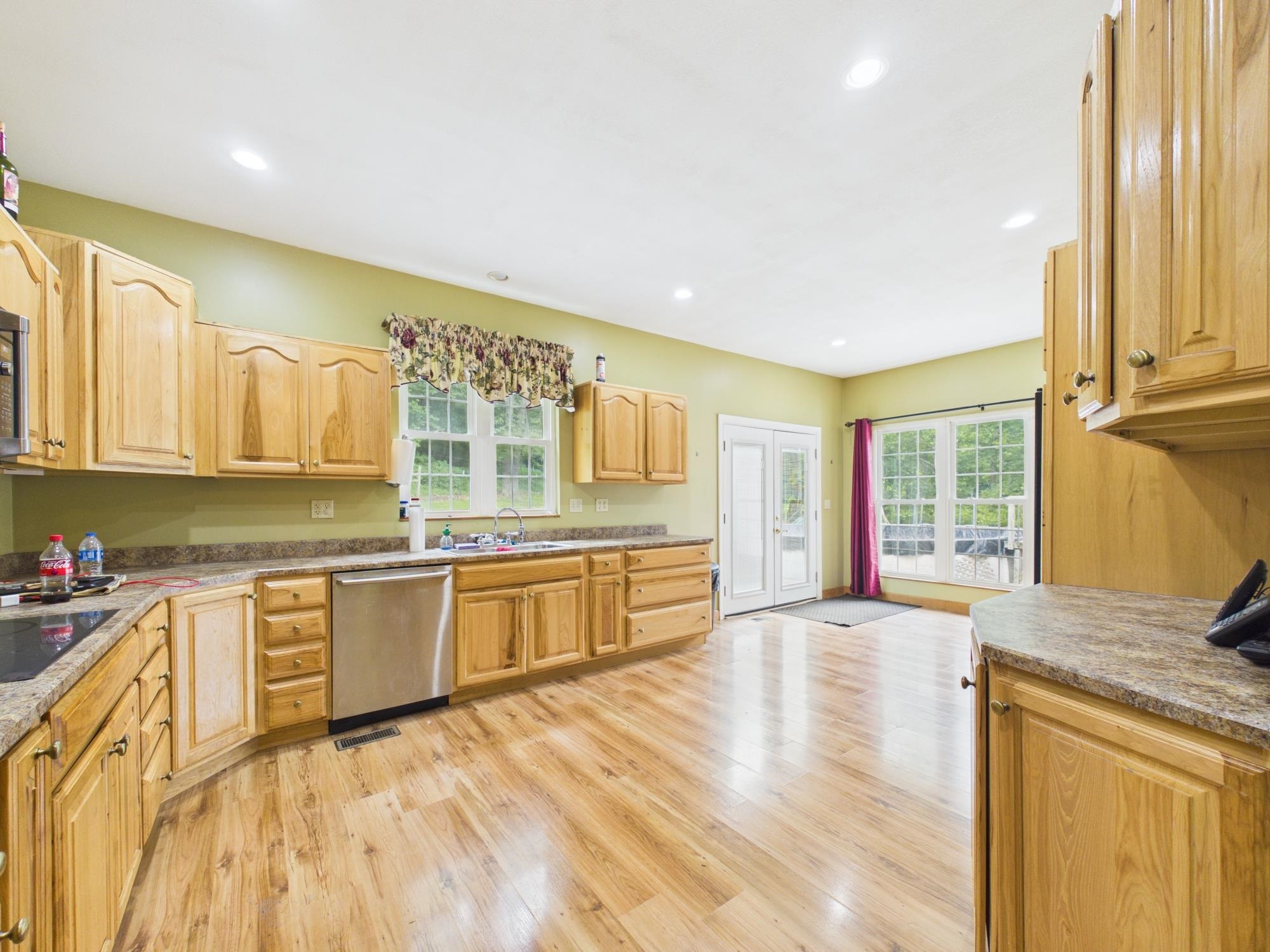 https://zimg.paragon.ice.com/ParagonImages/Property/PH/AABRKY/61071/8/0/0/4d14c85407ea6719634ac49b4569ce51/0/725ebd03b443881a0bc59afc00c362c6/61071-a654adc8-6545-4717-bd21-73f14f6de9ed.JPG