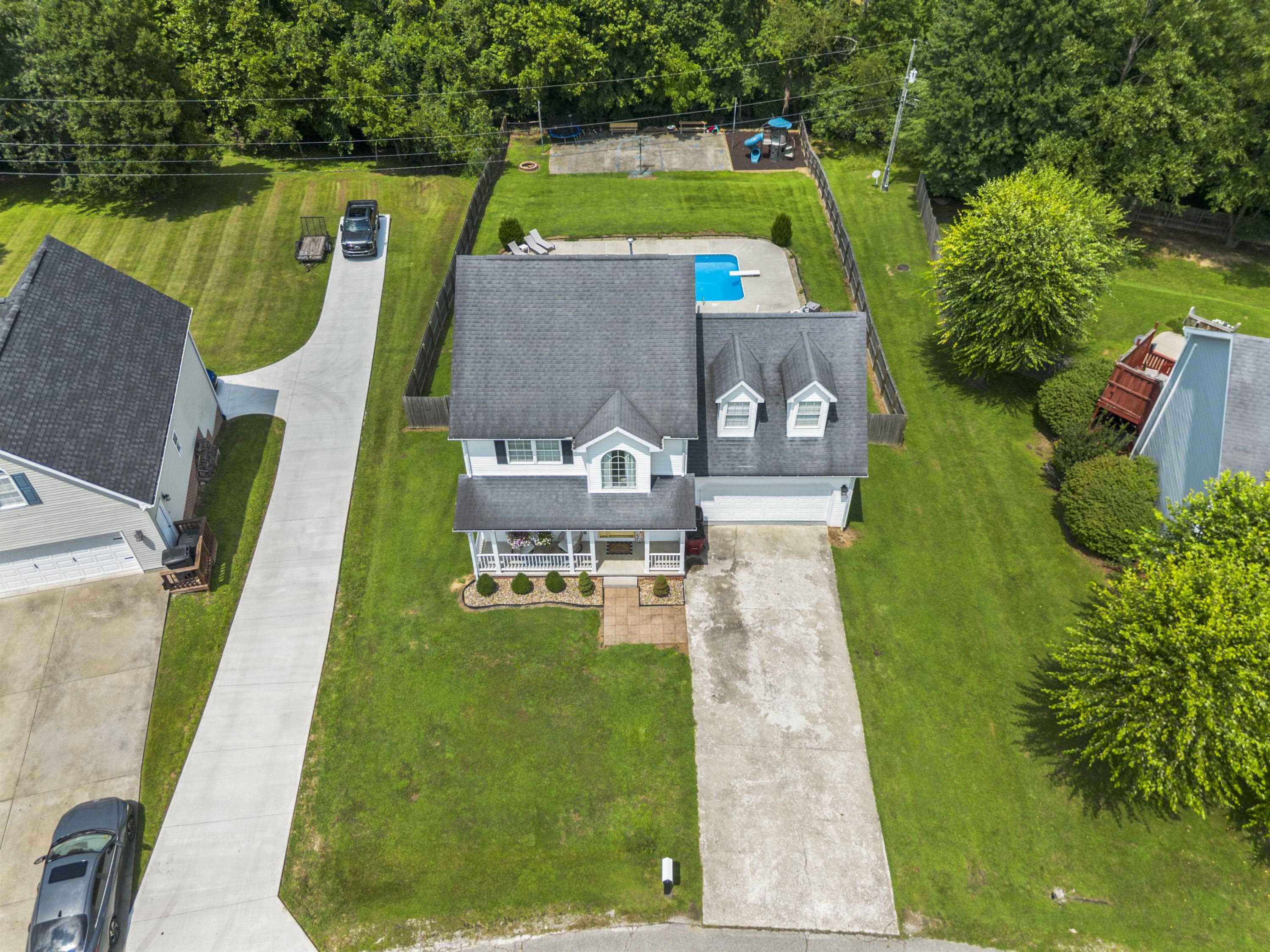 https://zimg.paragon.ice.com/ParagonImages/Property/PH/AABRKY/61081/1/0/0/bde71172286224b0405f7f0232c64cea/0/cfc10c564c045b63537b2334a4fcb977/61081-49532c2a-89a6-4b57-a682-ffb49c3f7650.JPG