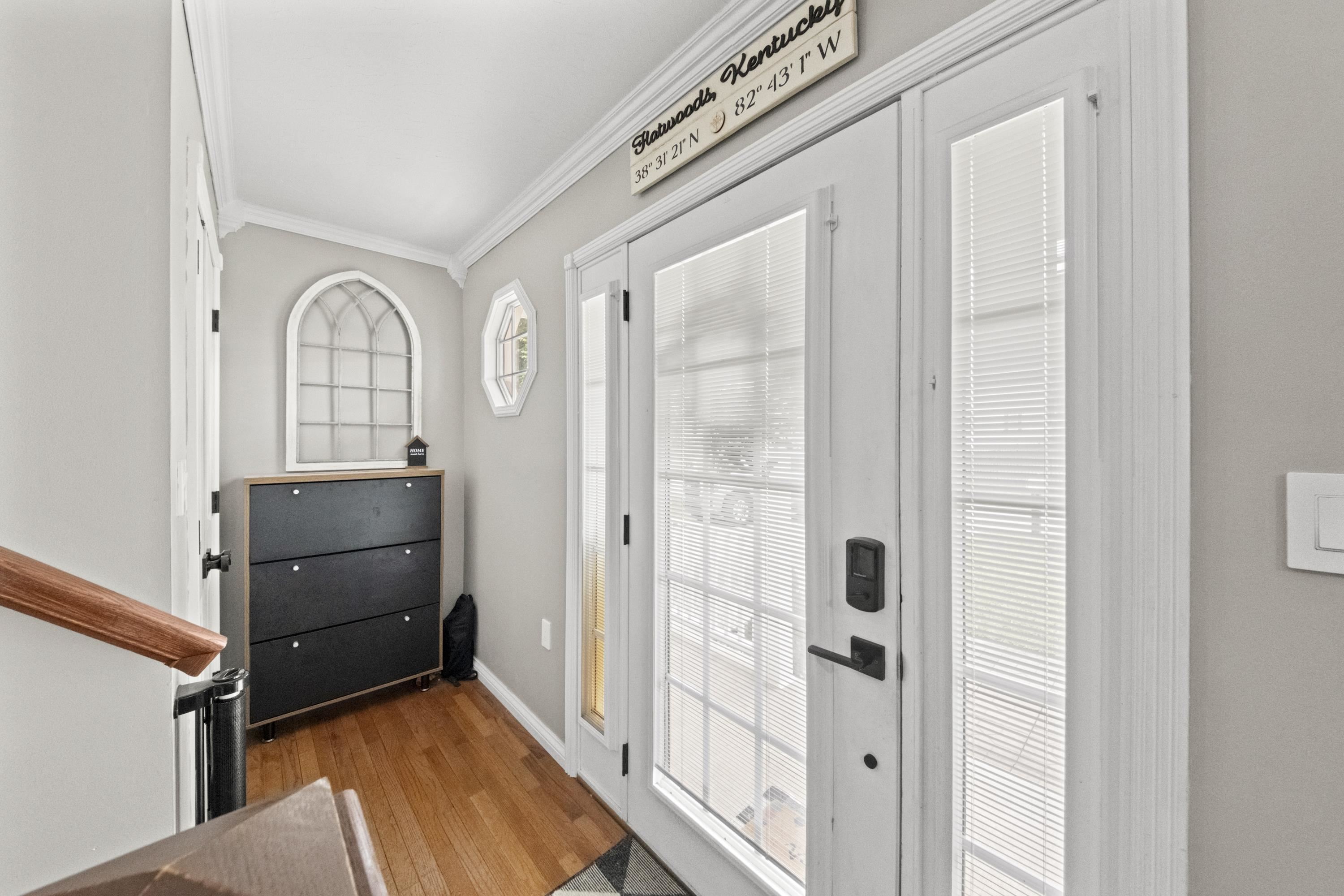 https://zimg.paragon.ice.com/ParagonImages/Property/PH/AABRKY/61081/13/0/0/9b0d852d06547aa170d59bd65902f139/0/cfc10c564c045b63537b2334a4fcb977/61081-9453a42b-839a-4250-9f6a-8a0ed900c44f.JPG