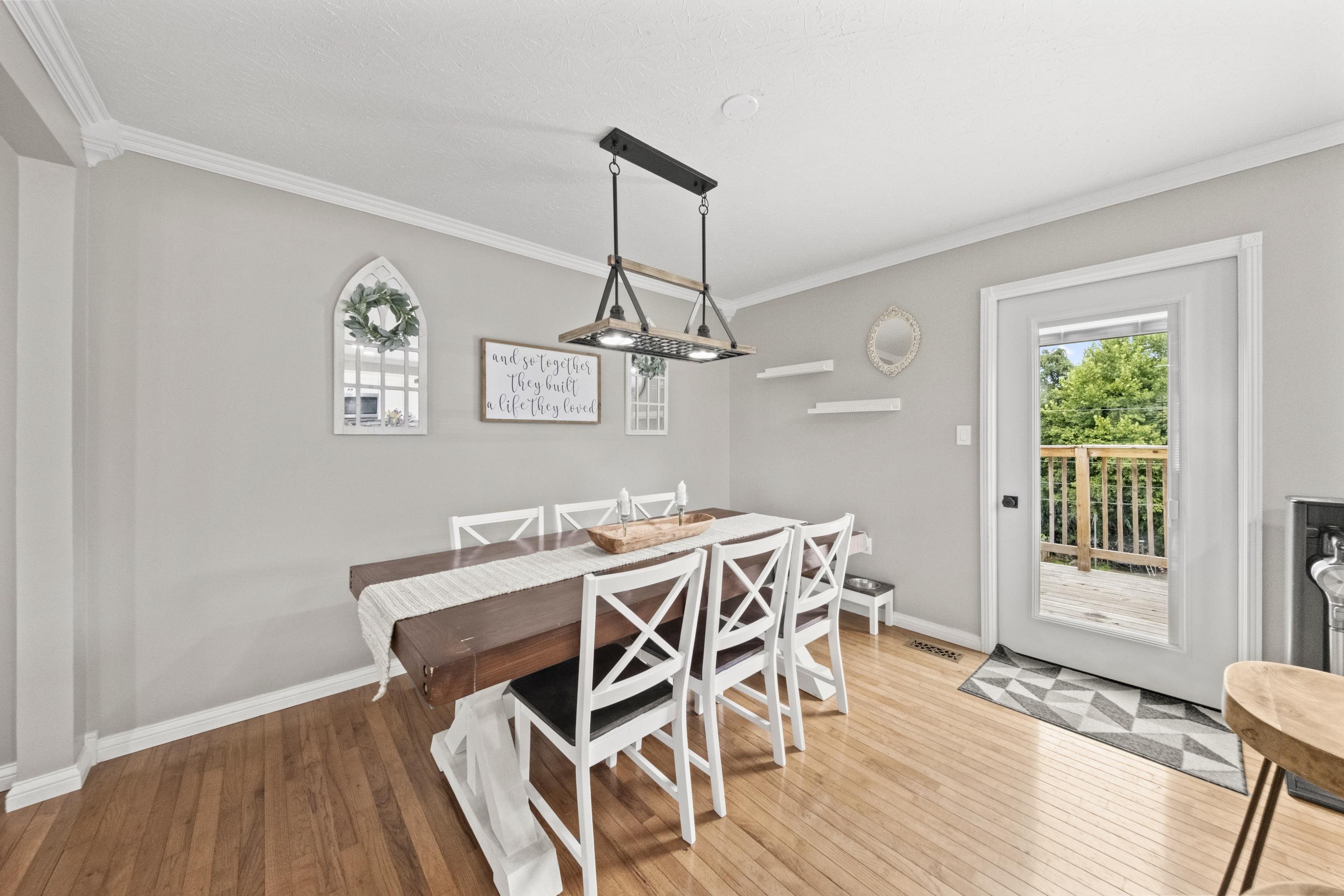 https://zimg.paragon.ice.com/ParagonImages/Property/PH/AABRKY/61081/6/0/0/b0618b2816a489850715e0431a17fe73/0/cfc10c564c045b63537b2334a4fcb977/61081-781d51a8-fcac-4aaf-9ffc-fe5f269bd011.JPG