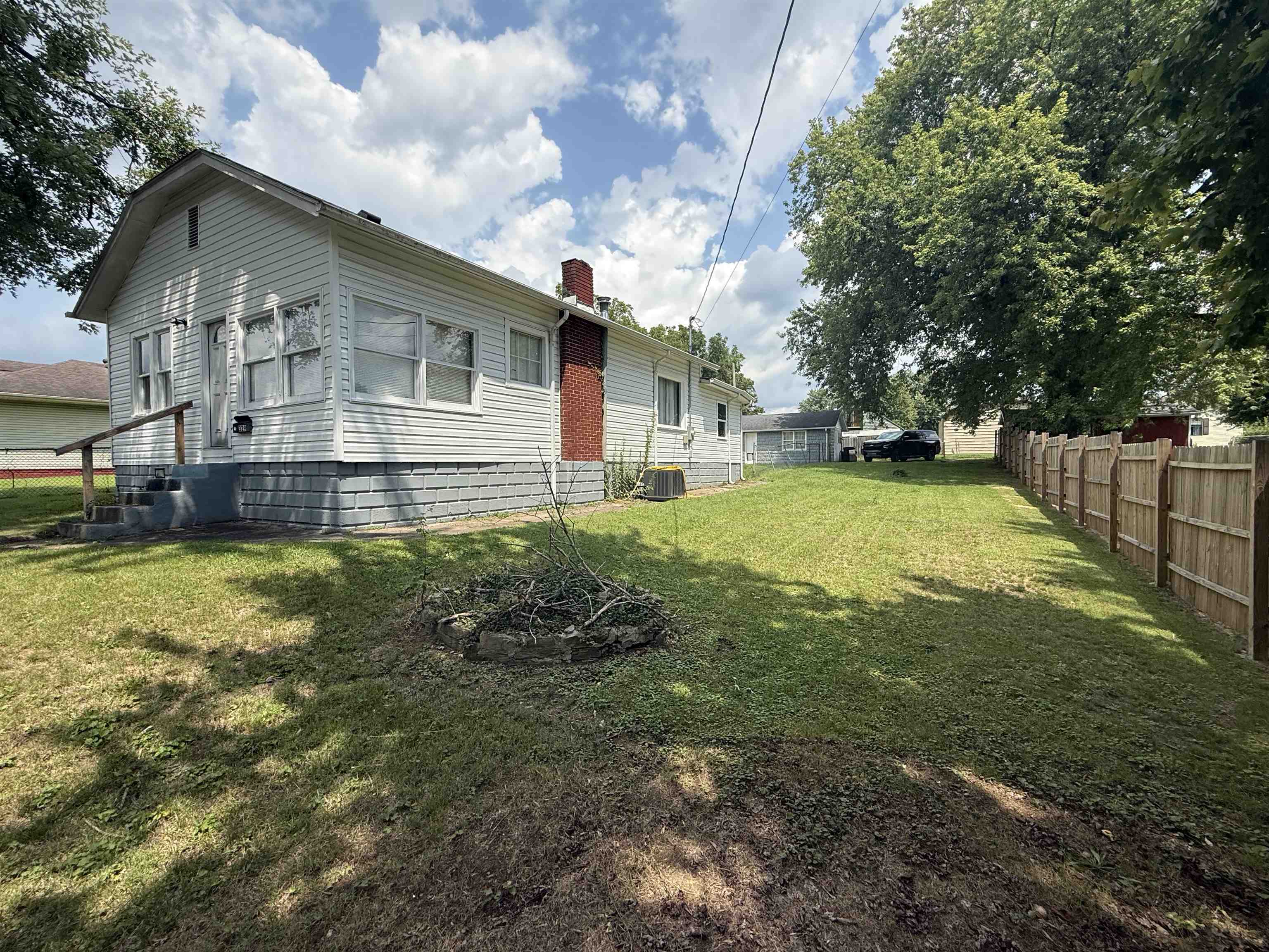 https://zimg.paragon.ice.com/ParagonImages/Property/PH/AABRKY/61082/1/0/0/acb81f7af358a223aa56642d55b4e83f/0/4d5dcd4820ed2ea7840265178c38e661/61082-96a0d76b-8cee-47f7-948a-396d87d14f71.JPG