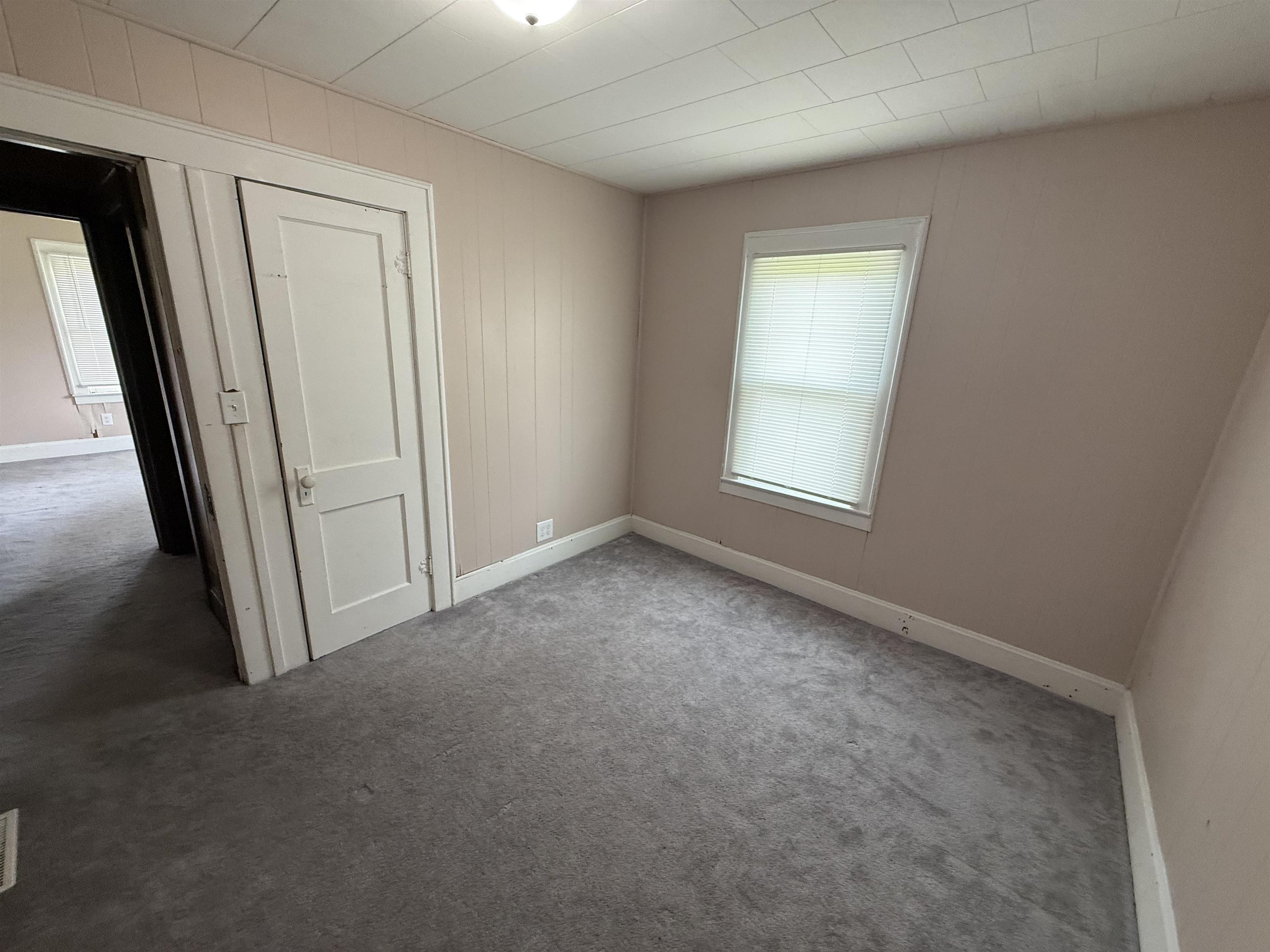 https://zimg.paragon.ice.com/ParagonImages/Property/PH/AABRKY/61082/10/0/0/04d6d1a3a09ac846809abc1f84e53c0d/0/4d5dcd4820ed2ea7840265178c38e661/61082-08ac93ff-4513-4dcb-8e71-1e913ed68d2f.JPG