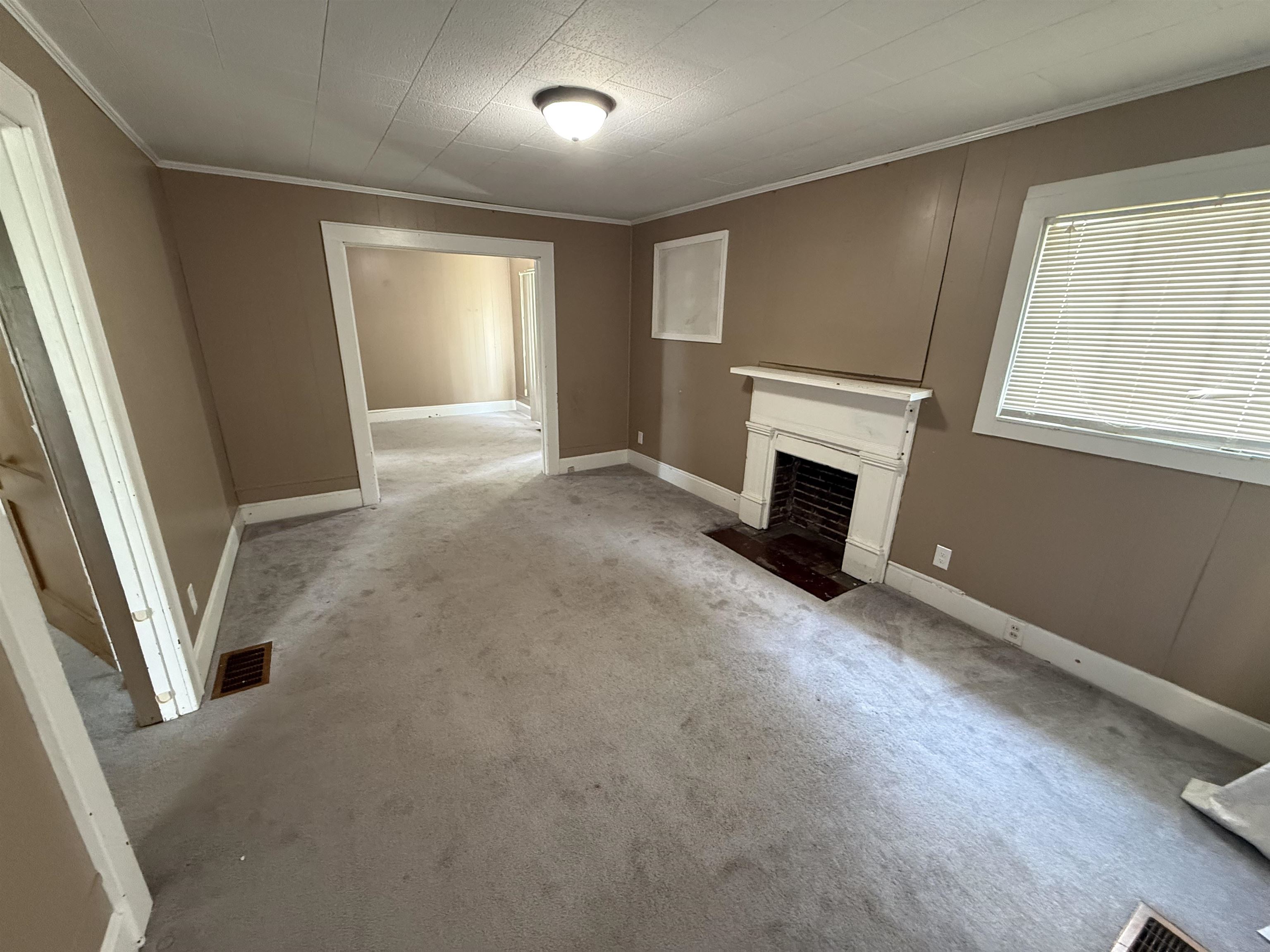 https://zimg.paragon.ice.com/ParagonImages/Property/PH/AABRKY/61082/5/0/0/67aacf9054e3096d7295616f1b636791/0/4d5dcd4820ed2ea7840265178c38e661/61082-8d7d8b1b-76ca-41ae-b8b4-39e6568ea7b5.JPG