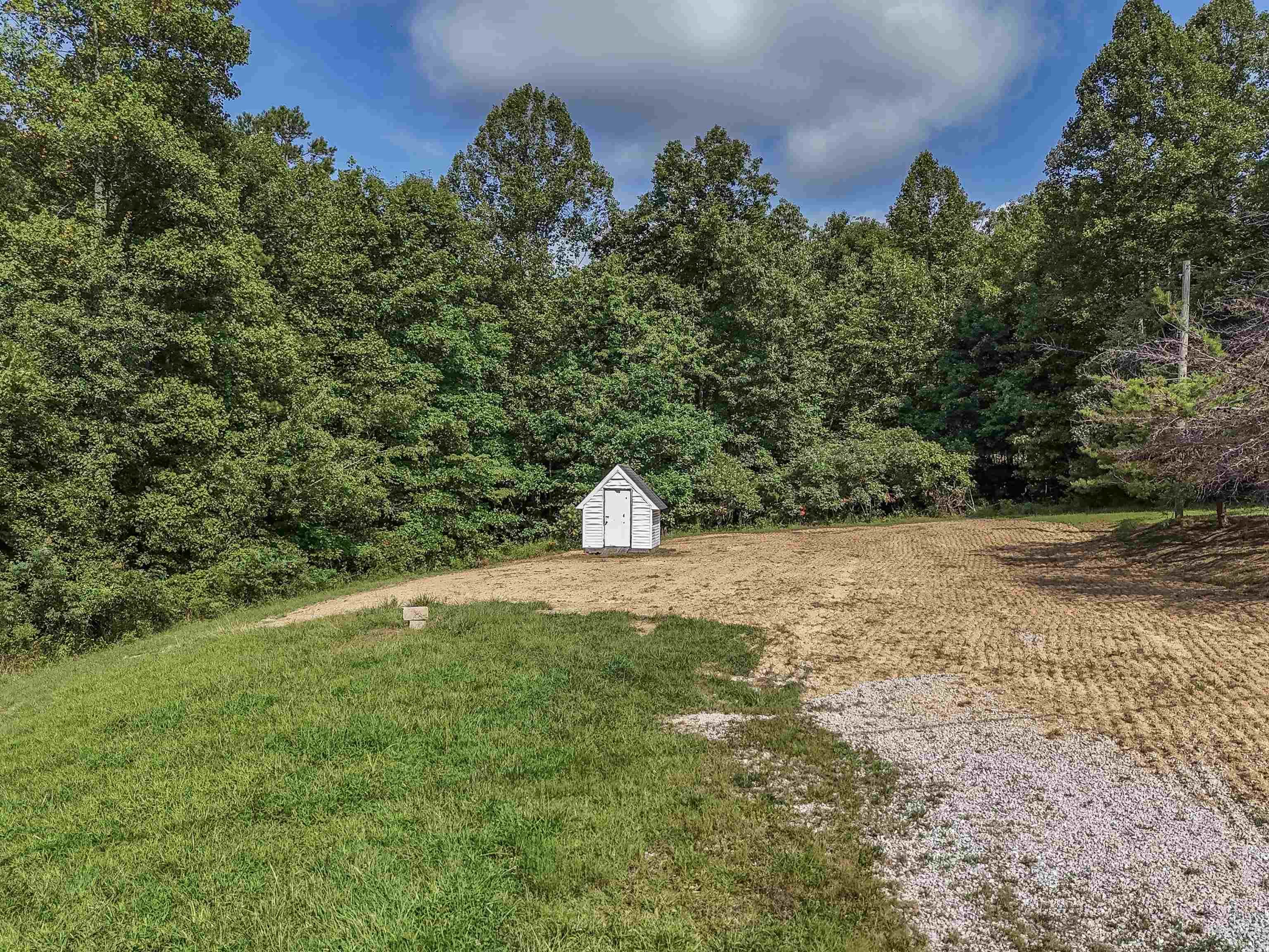 https://zimg.paragon.ice.com/ParagonImages/Property/PH/AABRKY/61086/1/0/0/7b6d45d7f77687692ce70f7787fdc5d5/0/fb652f35ea94947f43def7575592b963/61086-00b6bf32-073c-4c05-9b36-cd877af9705c.JPG