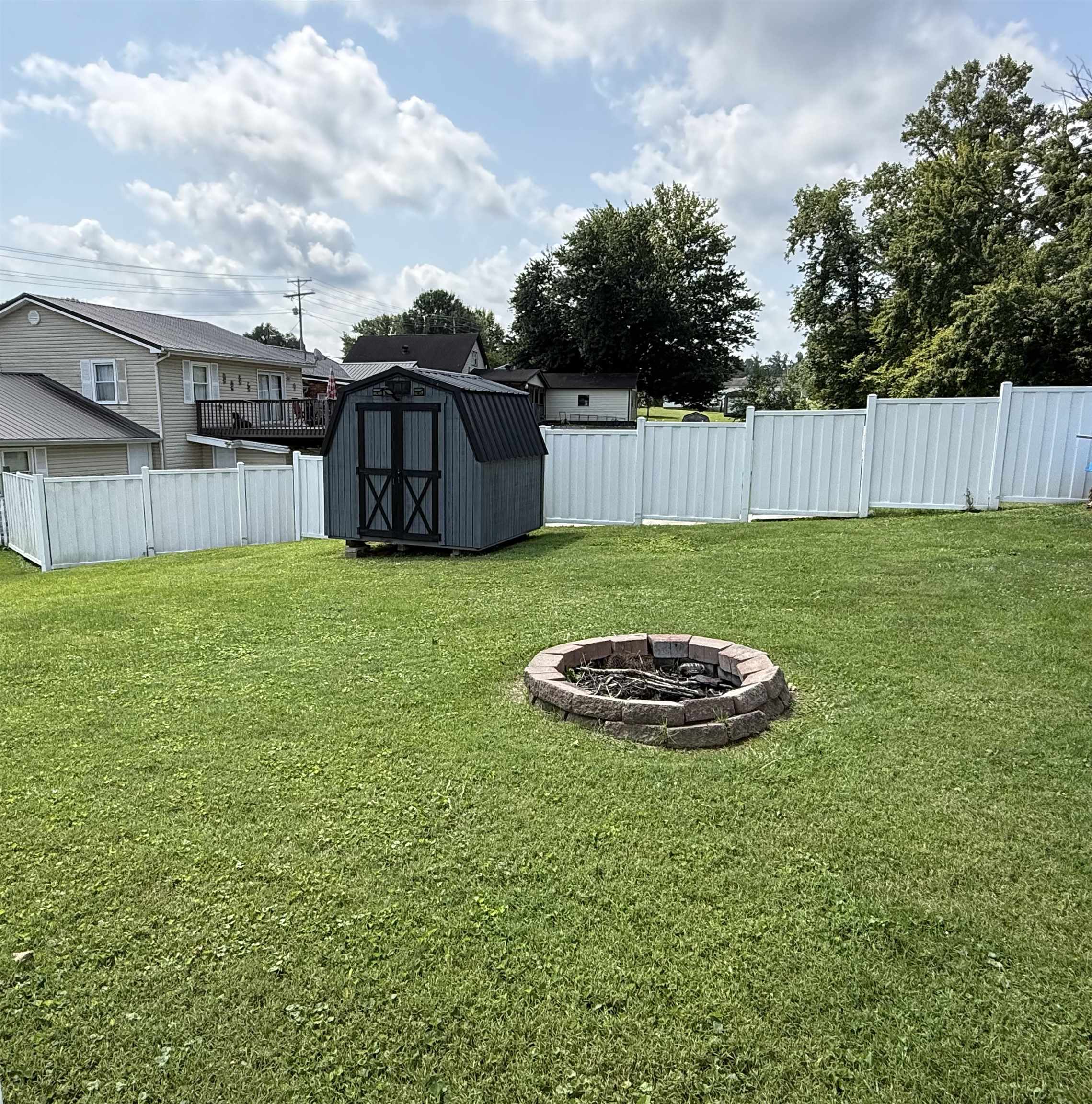 https://zimg.paragon.ice.com/ParagonImages/Property/PH/AABRKY/61087/13/0/0/f71e62719f5a94c08ed895ee4b902ac6/0/9105876f38f46aac5f2be79384f709d9/61087-345da78c-95a2-4ddc-a3d9-2530e256f77c.JPG