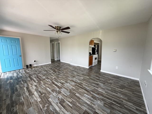 https://zimg.paragon.ice.com/ParagonImages/Property/PH/AABRKY/61087/4/0/0/7490c1646d7d3556b936ba3fb0b78285/0/9105876f38f46aac5f2be79384f709d9/61087-0ce97277-0c12-4eb6-958d-5d2625136531.JPG