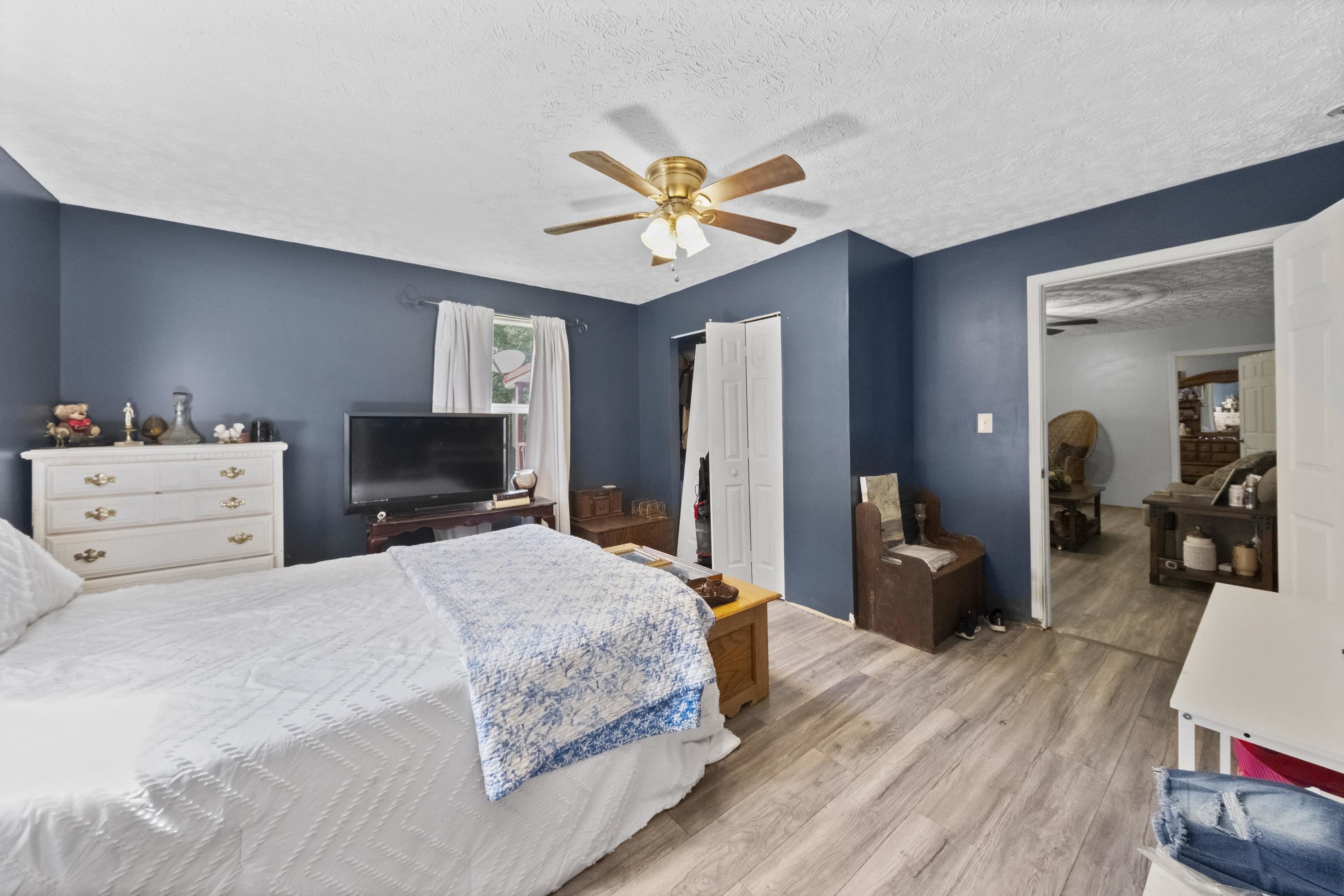 https://zimg.paragon.ice.com/ParagonImages/Property/PH/AABRKY/61088/11/0/0/d450548fdb4326482c5a33e8c9a06113/0/ee47b7f9f593290fa3056b629906ea63/61088-bf4083b6-8091-478e-ba5b-02b71e0ba727.JPG