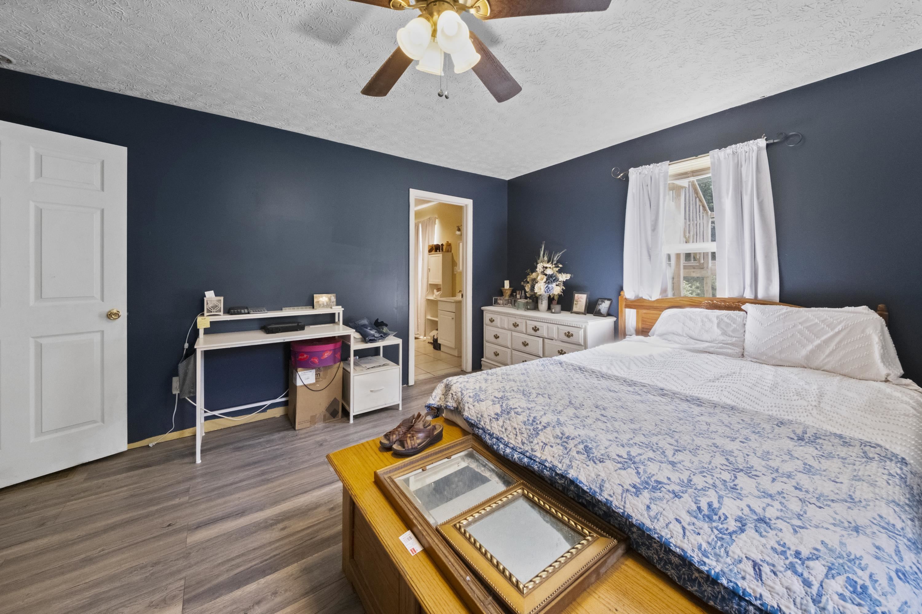 https://zimg.paragon.ice.com/ParagonImages/Property/PH/AABRKY/61088/12/0/0/df27da007a5badedce3b060ce6b84a73/0/ee47b7f9f593290fa3056b629906ea63/61088-d6fbc4de-e5bd-47f2-bf44-2210f9335350.JPG
