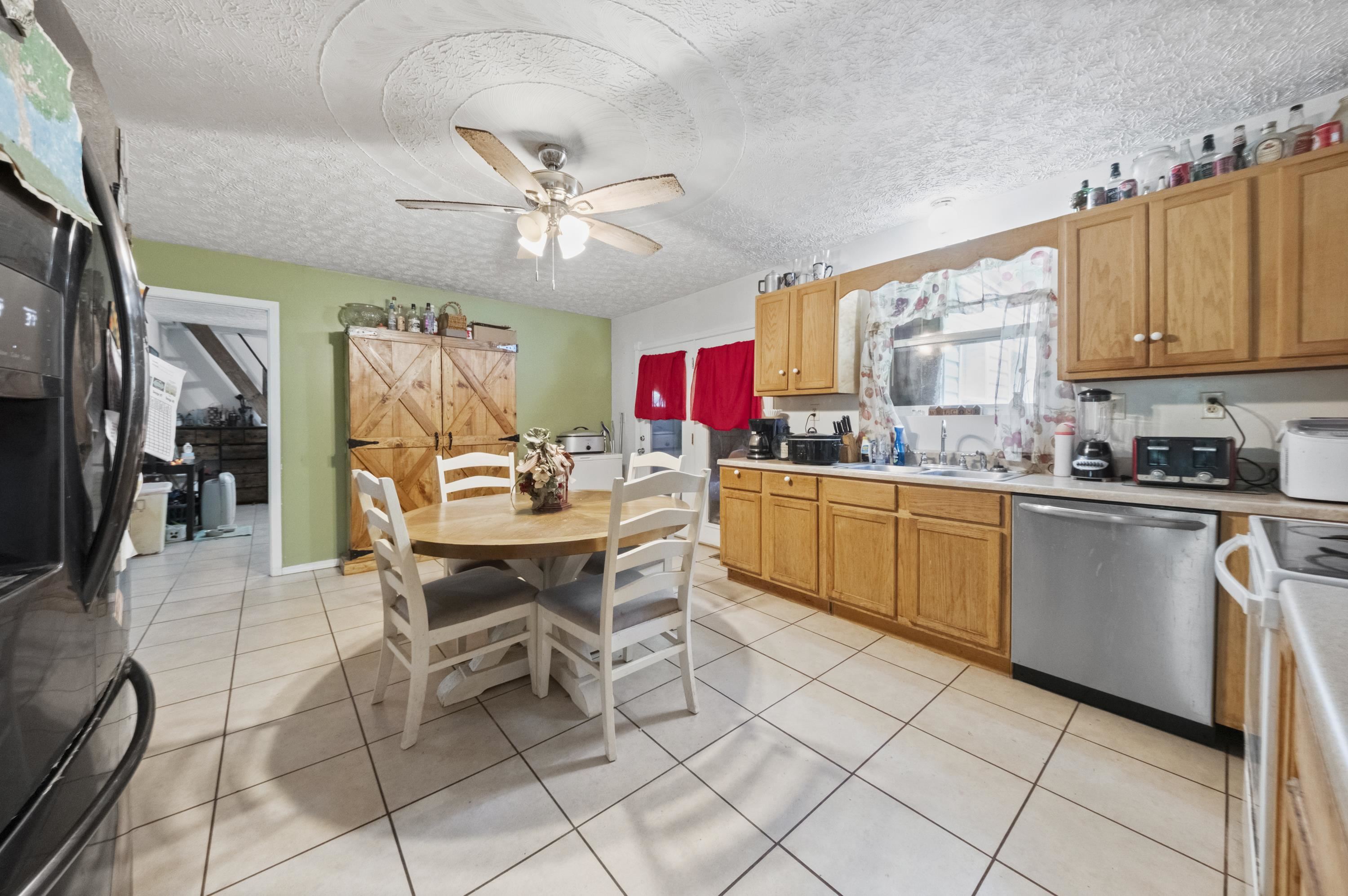 https://zimg.paragon.ice.com/ParagonImages/Property/PH/AABRKY/61088/6/0/0/f6c8367c9875e82e3854178426a66a03/0/ee47b7f9f593290fa3056b629906ea63/61088-5745f6f4-e3cb-4680-89d4-096afd736a77.JPG