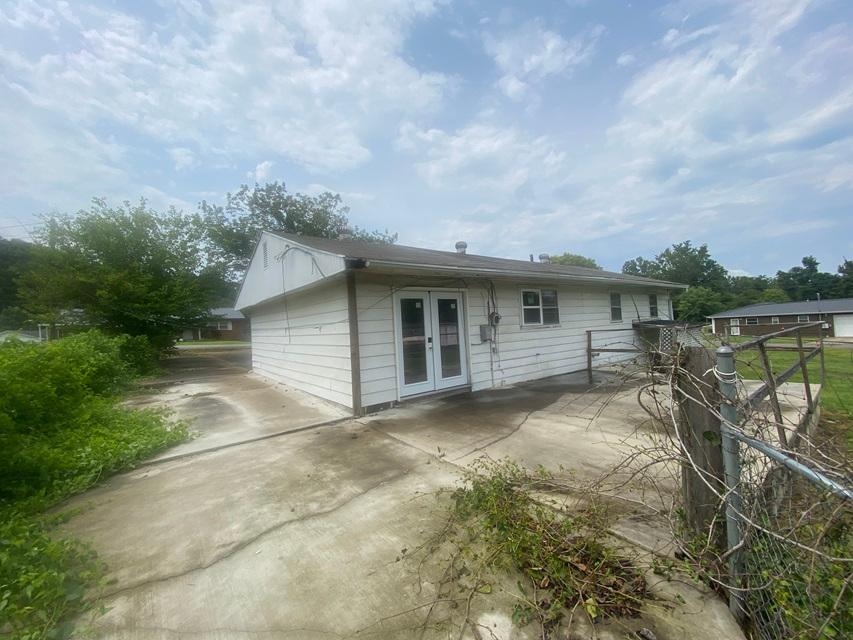 https://zimg.paragon.ice.com/ParagonImages/Property/PH/AABRKY/61093/7/0/0/6a3a29248f743854492f1aea6b041f5b/0/f20ac9e36d41bf2335793fd000dcada6/61093-4fd9e371-bb17-475c-b491-921d14c6aad5.JPG