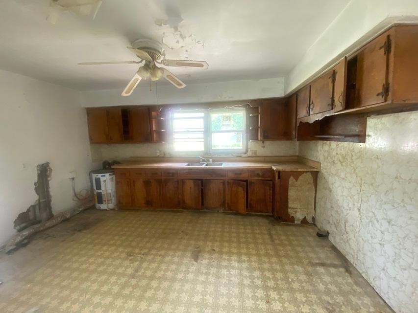 https://zimg.paragon.ice.com/ParagonImages/Property/PH/AABRKY/61093/8/0/0/99dcef7a40699508d831a1885108ac89/0/f20ac9e36d41bf2335793fd000dcada6/61093-90e4541b-d281-4a71-bd67-c732ecca7633.JPG