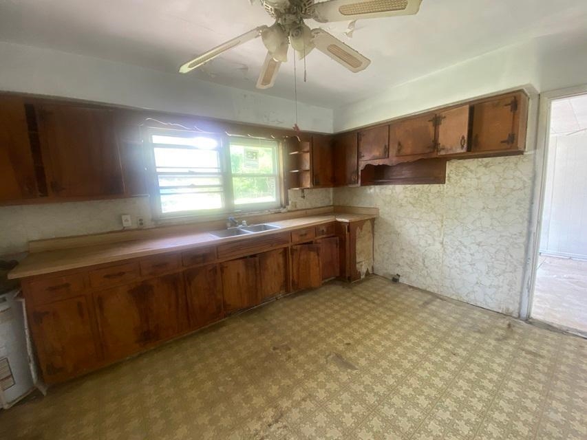 https://zimg.paragon.ice.com/ParagonImages/Property/PH/AABRKY/61093/9/0/0/2ef107df308fac04af5e9ebbc7a61868/0/f20ac9e36d41bf2335793fd000dcada6/61093-56f8fb09-0998-4645-a420-d1bcba0d7dfc.JPG