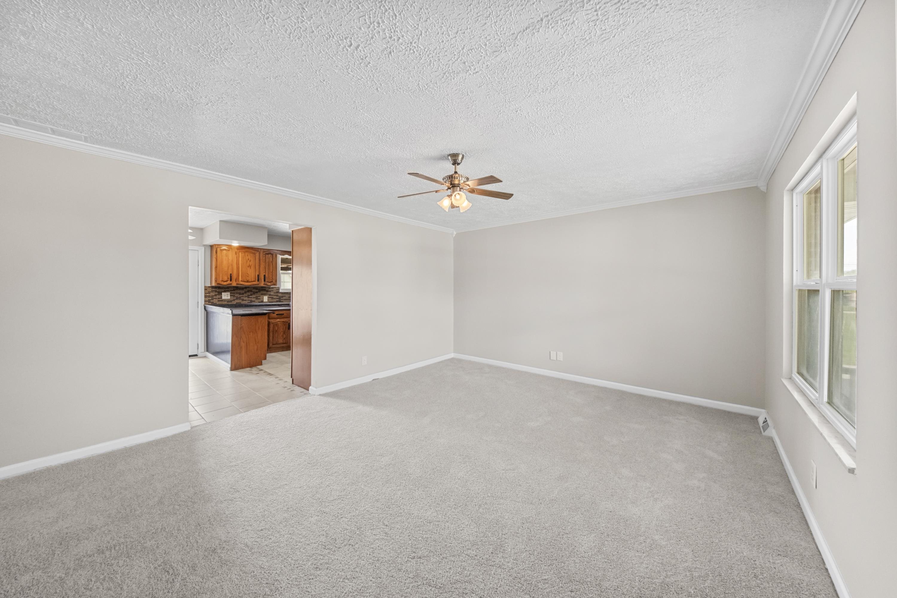 https://zimg.paragon.ice.com/ParagonImages/Property/PH/AABRKY/61094/12/0/0/8d47192cc2fcf6f3ebd4b3c2112d3cb3/0/1b1383c1f7df6bb43bb43268a5cf5bfa/61094-f82b7513-92e3-4f39-995d-7931e871eebc.JPG