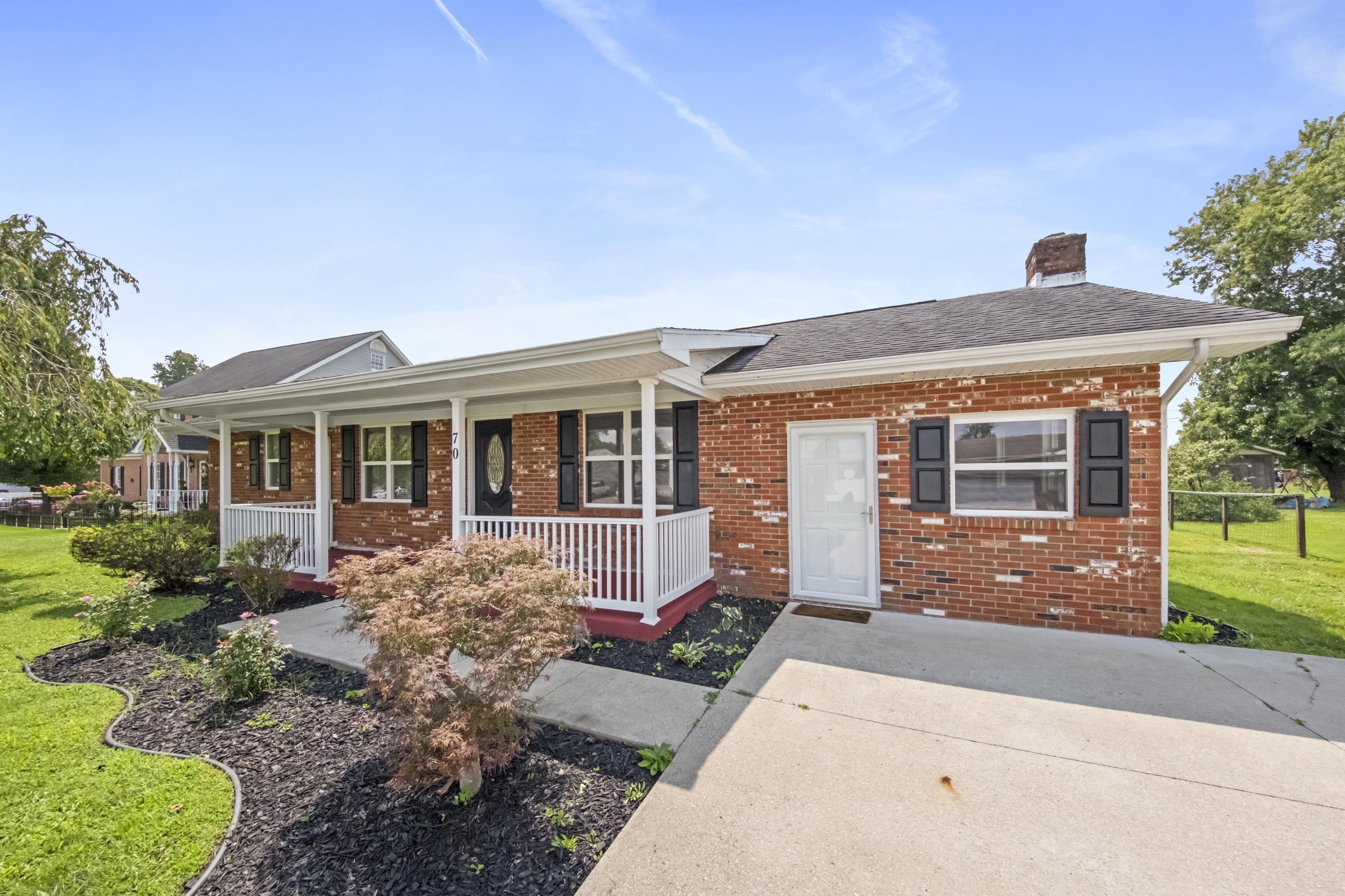 https://zimg.paragon.ice.com/ParagonImages/Property/PH/AABRKY/61094/4/0/0/f769c691e0b71bea5aff1c2a4f6be63e/0/1b1383c1f7df6bb43bb43268a5cf5bfa/61094-5405cfd6-bc62-4eee-bbea-d41dcc1f93b6.JPG