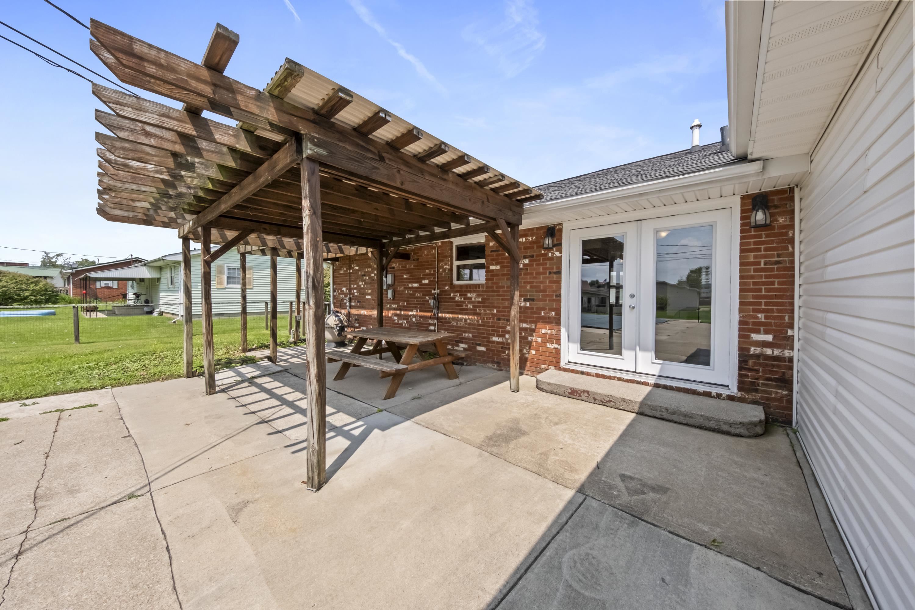https://zimg.paragon.ice.com/ParagonImages/Property/PH/AABRKY/61094/7/0/0/88e853e0fca548566b6c05fdf077f9bd/0/1b1383c1f7df6bb43bb43268a5cf5bfa/61094-cf97be2d-f911-44b3-8ee6-b655e2a5702a.JPG
