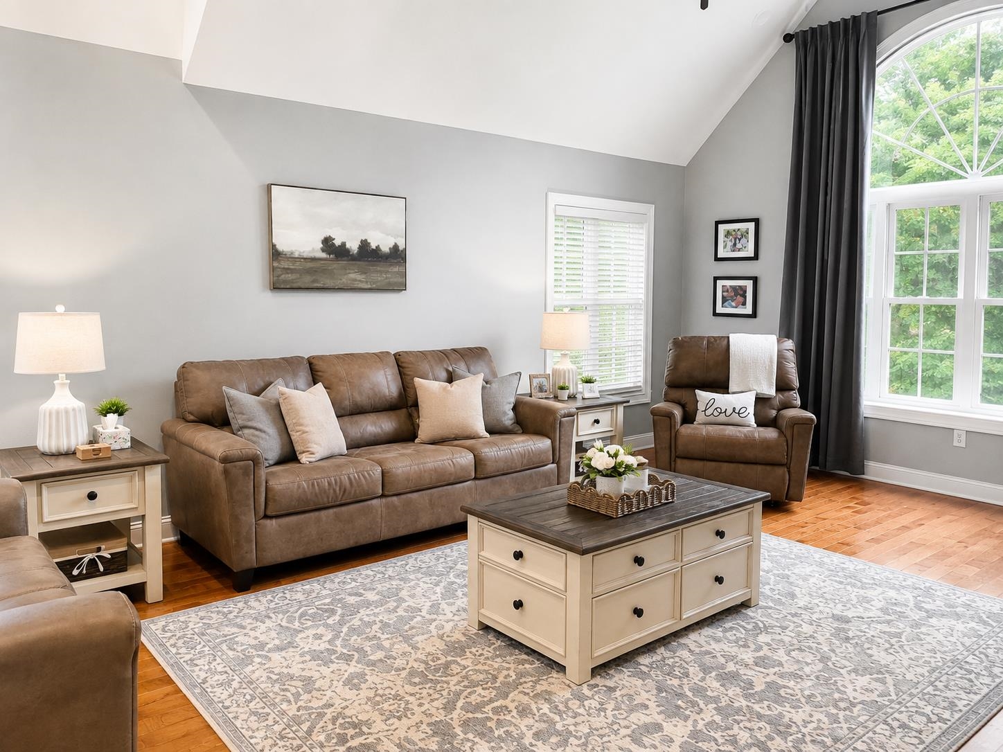 https://zimg.paragon.ice.com/ParagonImages/Property/PH/AABRKY/61097/10/0/0/d144b284698de31524a3d8d10abc04e4/0/8843b084b8e0f71a6686ad53b357f525/61097-c359d92b-e299-484d-8c83-7dd147c46ee4.JPG