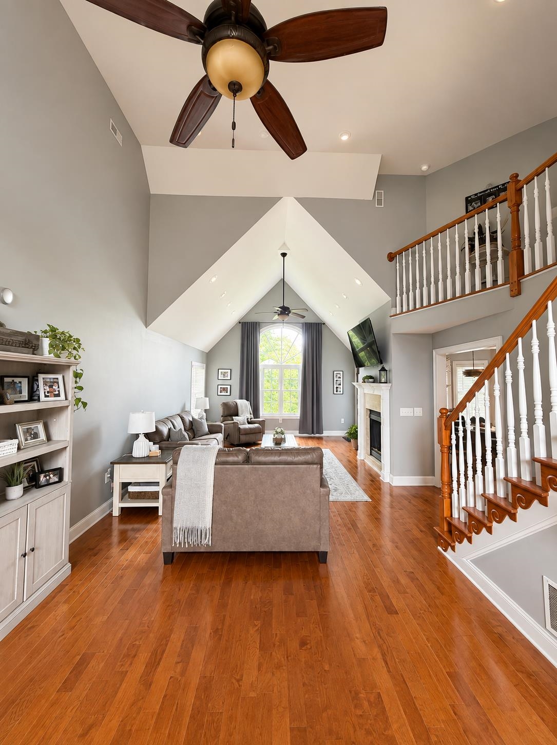 https://zimg.paragon.ice.com/ParagonImages/Property/PH/AABRKY/61097/6/0/0/0372179322b1d6d2f528b61cdc4ccf21/0/8843b084b8e0f71a6686ad53b357f525/61097-0477b2c9-d729-42cf-b970-1628ea142e29.JPG