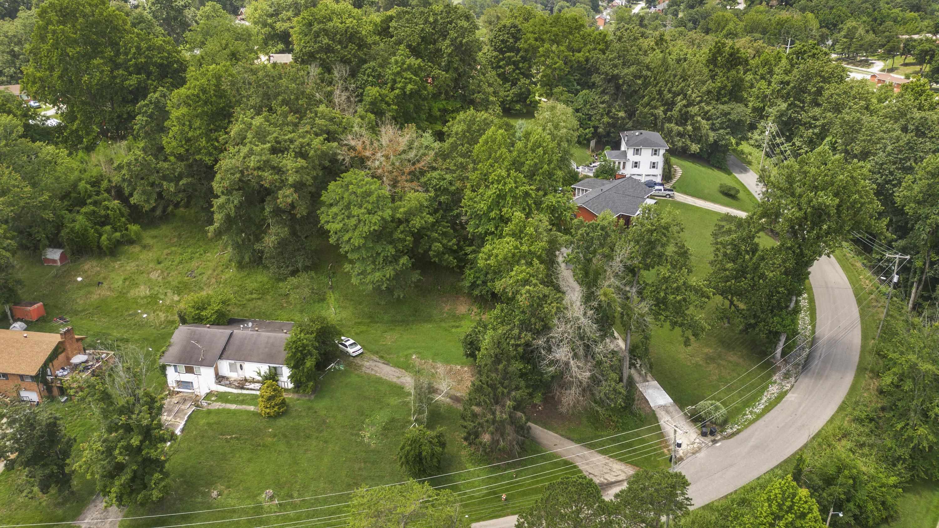 https://zimg.paragon.ice.com/ParagonImages/Property/PH/AABRKY/61099/5/0/0/3a3781de67d55e733b8ecbcd2eab31f2/0/f778960c9086e822ab9b78dbdc5dcf86/61099-bdeb84d4-bede-4ba7-ba84-5f91eafa93b6.JPG