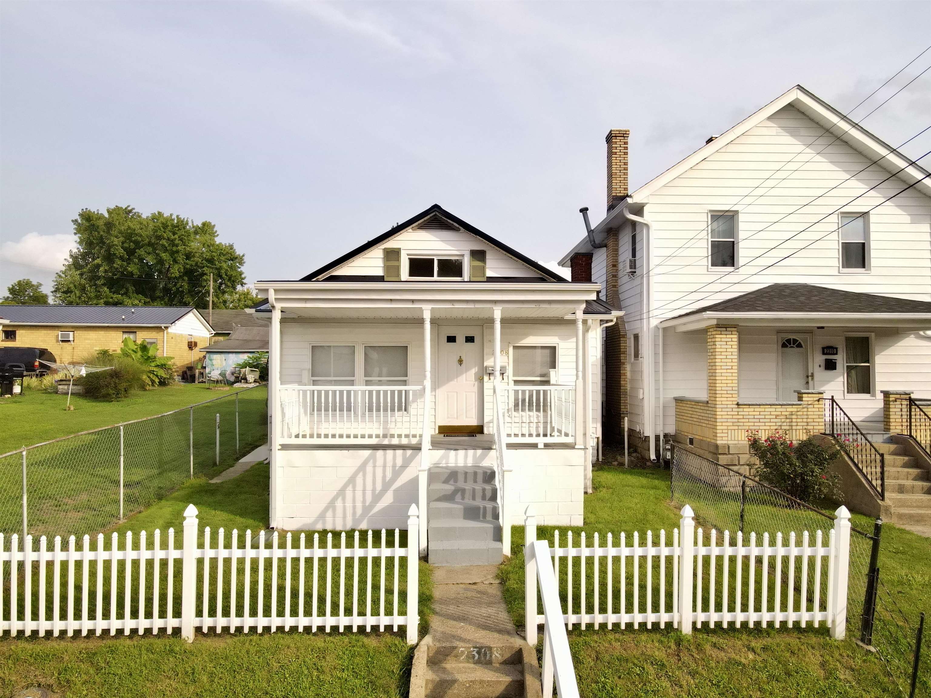 https://zimg.paragon.ice.com/ParagonImages/Property/PH/AABRKY/61105/1/0/0/38c638183261ed9144c192f5dfbd9abd/0/f841dae2768689e41e4ba1962abfa4ea/61105-5f5cde75-f3cf-49e2-962a-90c8c071abda.JPG