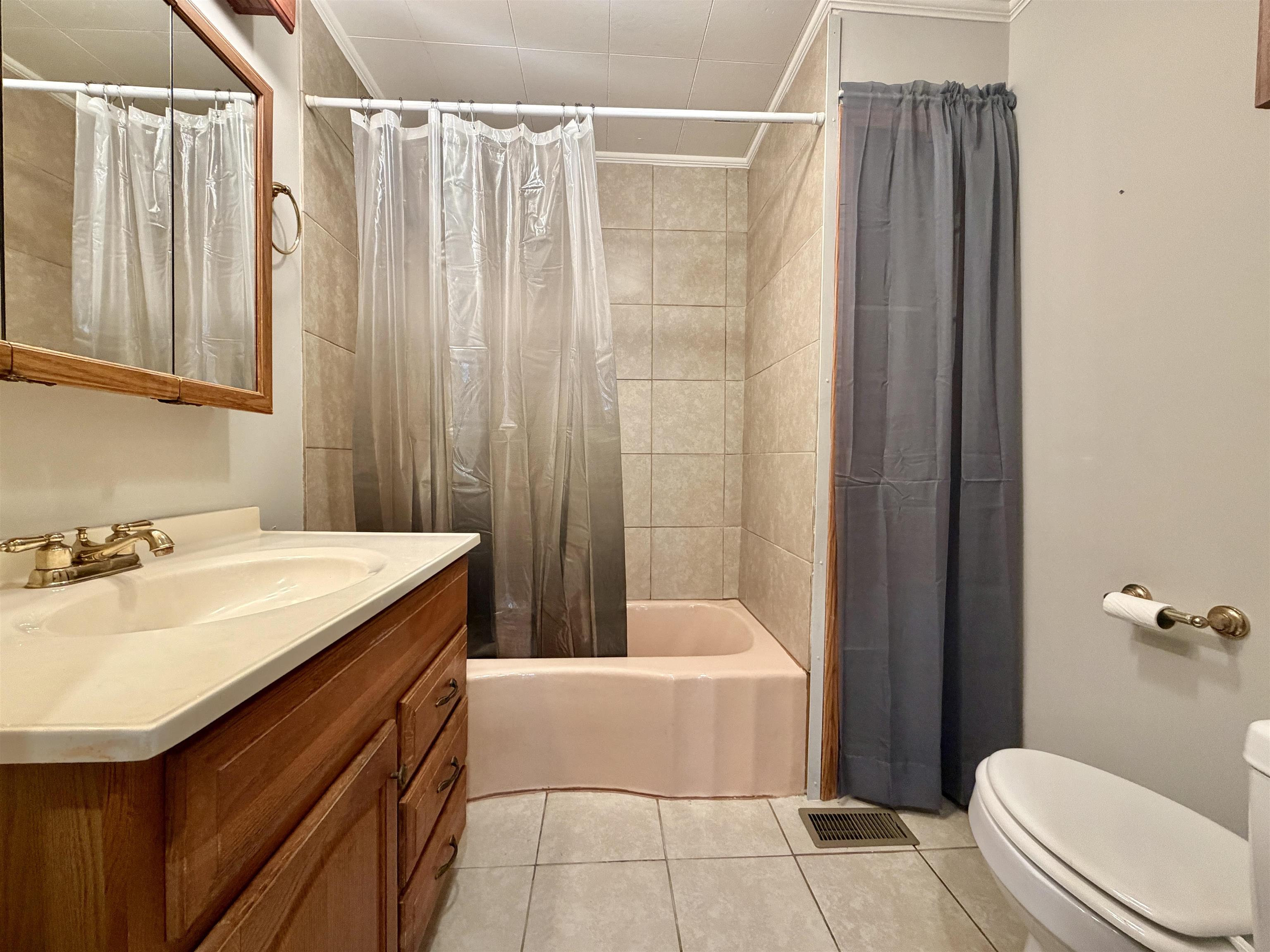 https://zimg.paragon.ice.com/ParagonImages/Property/PH/AABRKY/61105/10/0/0/48906474662ec0f87b92c21fe42586ac/0/f841dae2768689e41e4ba1962abfa4ea/61105-d9c8bdd2-6fb6-4f74-9b4d-9e0f1e63eab6.JPG