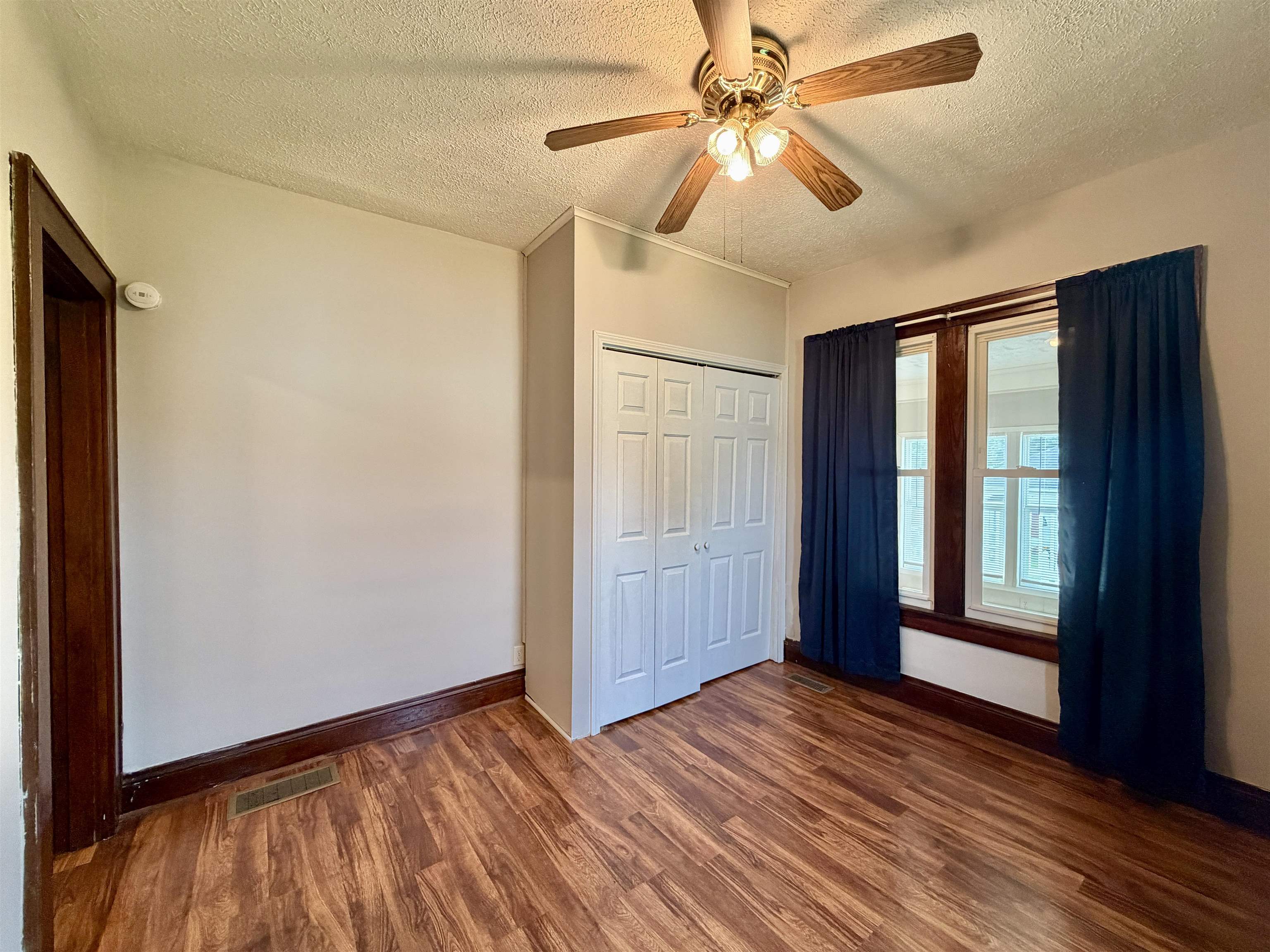 https://zimg.paragon.ice.com/ParagonImages/Property/PH/AABRKY/61105/13/0/0/9fa7776932d2992bad4acccde147325a/0/f841dae2768689e41e4ba1962abfa4ea/61105-b81fb5e2-935c-4b09-bf12-bda95b839cef.JPG