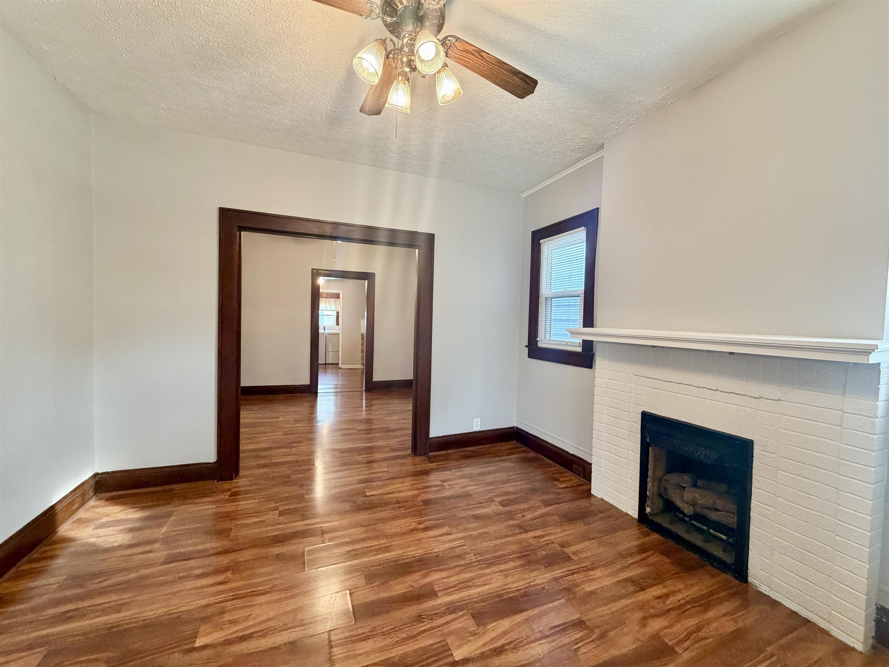 https://zimg.paragon.ice.com/ParagonImages/Property/PH/AABRKY/61105/5/0/0/e77c947e65eff66ebc4aafab43fa3756/0/f841dae2768689e41e4ba1962abfa4ea/61105-9a8b3b6d-b9c6-47b4-8593-122244d1a532.JPG