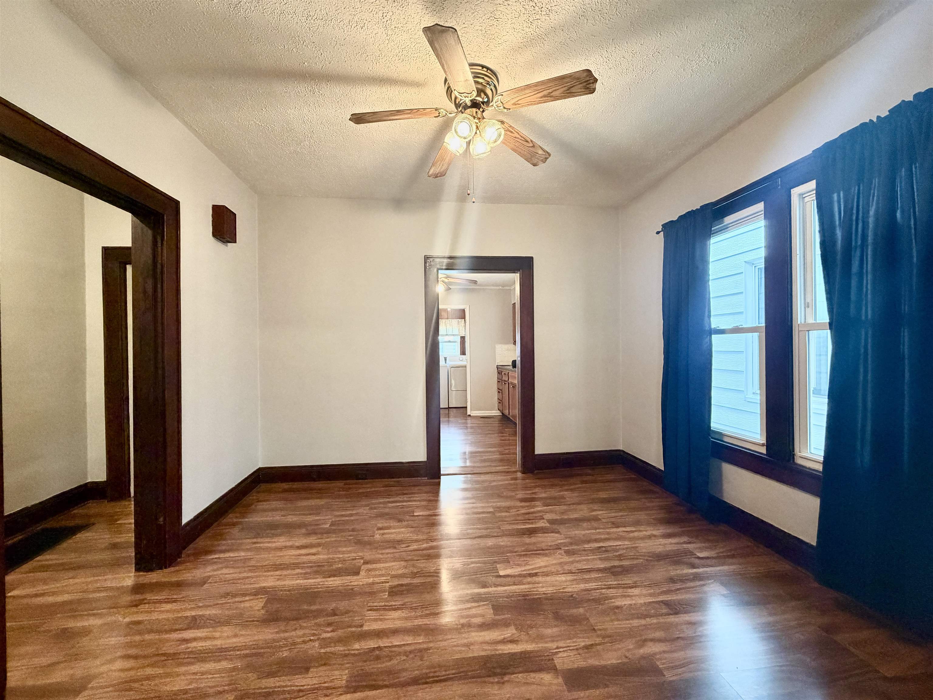 https://zimg.paragon.ice.com/ParagonImages/Property/PH/AABRKY/61105/6/0/0/82eefbea54db346ef7f17b90e2c2bbcc/0/f841dae2768689e41e4ba1962abfa4ea/61105-d4ab687e-6fdf-47c0-b98b-90cb65a6250c.JPG