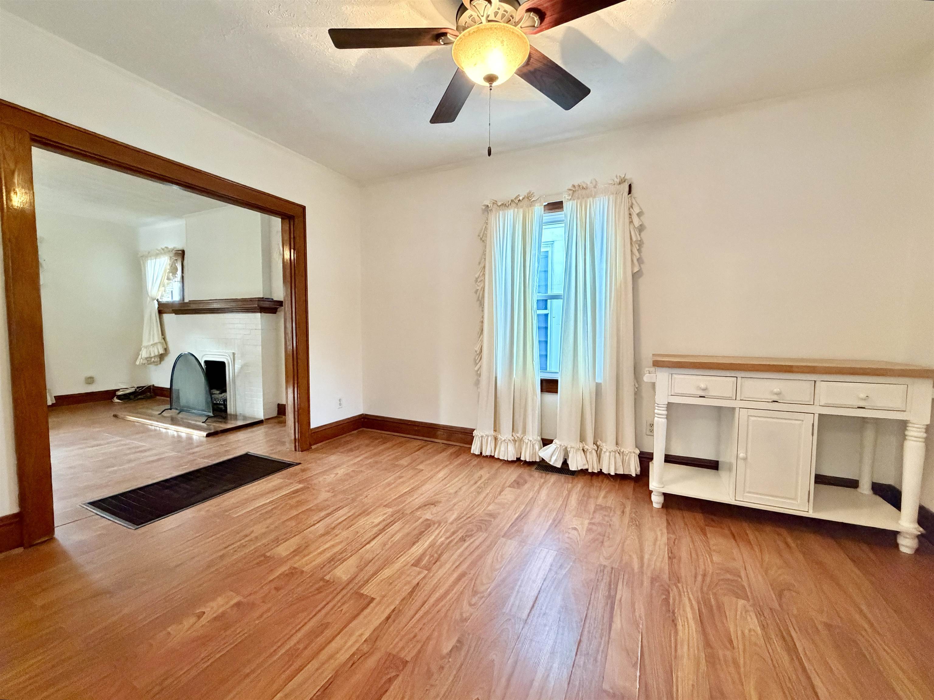 https://zimg.paragon.ice.com/ParagonImages/Property/PH/AABRKY/61106/5/0/0/3ce6697ffa7539c227f4bd34a891db6b/0/8e227fca68c8884c6855692c35ac7297/61106-03d479a7-7212-44fc-a72c-d305ee993cc2.JPG