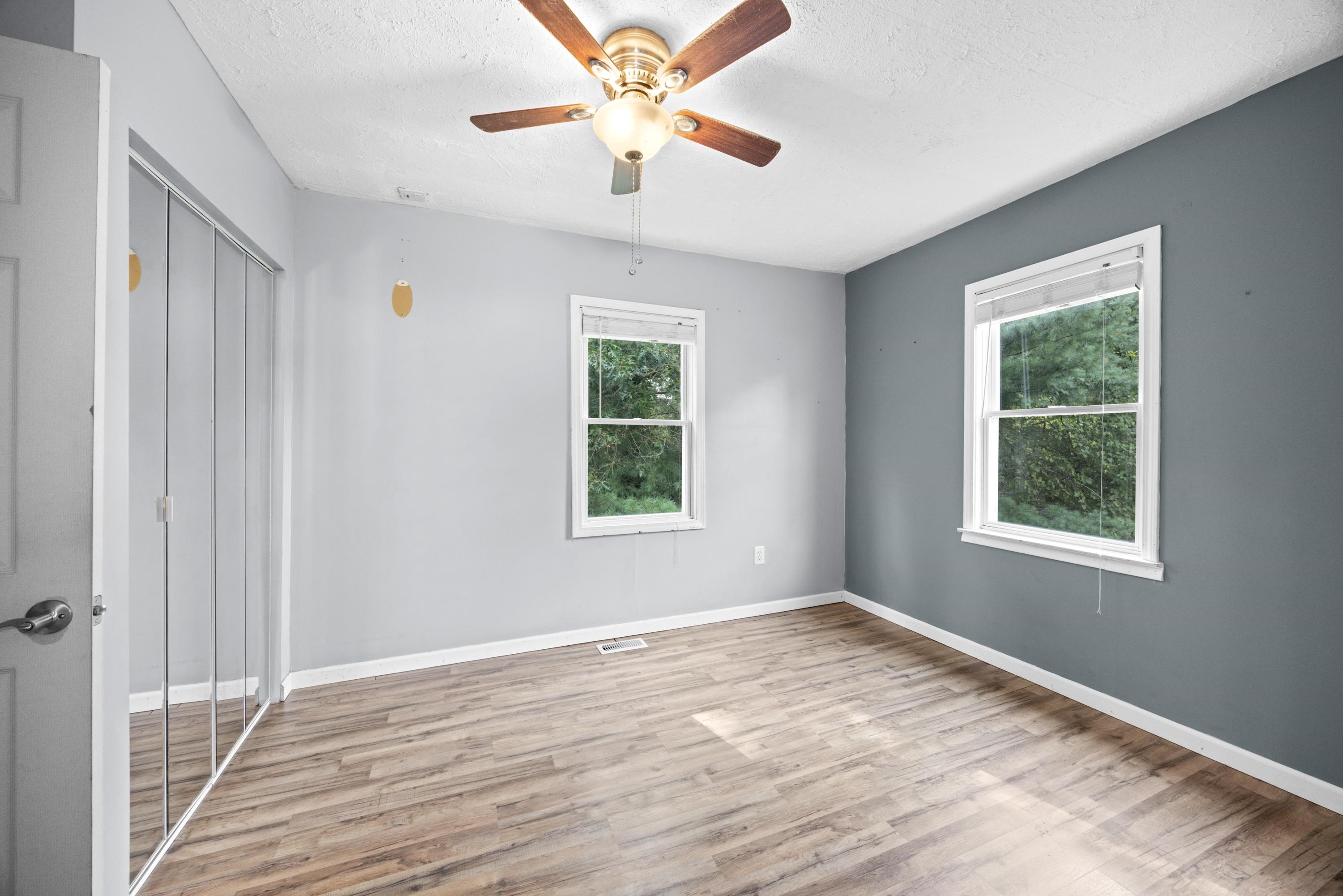https://zimg.paragon.ice.com/ParagonImages/Property/PH/AABRKY/61107/10/0/0/15e1db6f66a30ace411c5b7a7a156230/0/f00162b5d5dc2ac4d4853a2657fa8ebf/61107-45fa3d4d-544f-49ef-aabf-c961baf75803.JPG