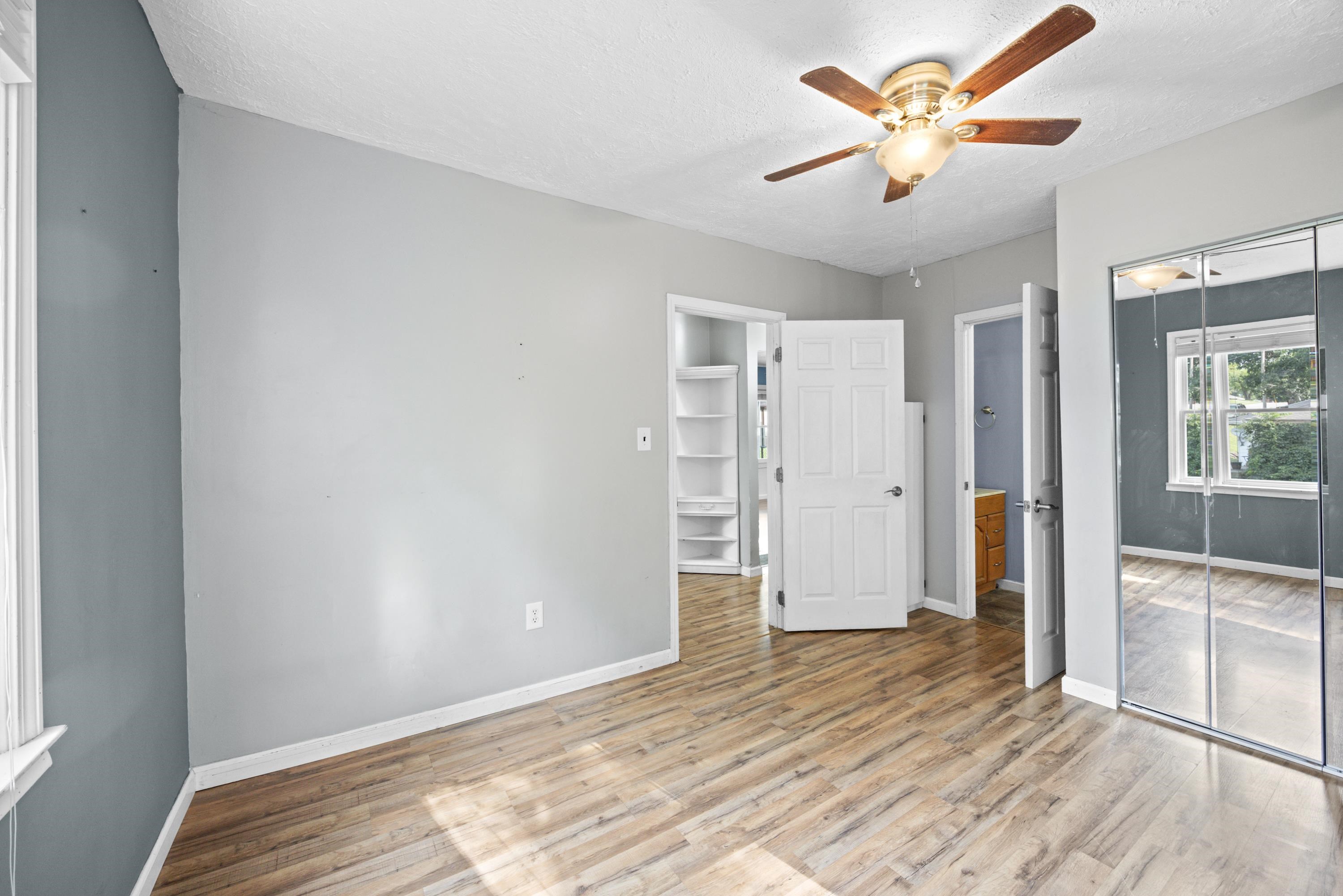 https://zimg.paragon.ice.com/ParagonImages/Property/PH/AABRKY/61107/11/0/0/8d72e903c904bd353c019241d25ddb93/0/f00162b5d5dc2ac4d4853a2657fa8ebf/61107-97cf5c9c-9573-4327-b8c0-721bef62a6cd.JPG