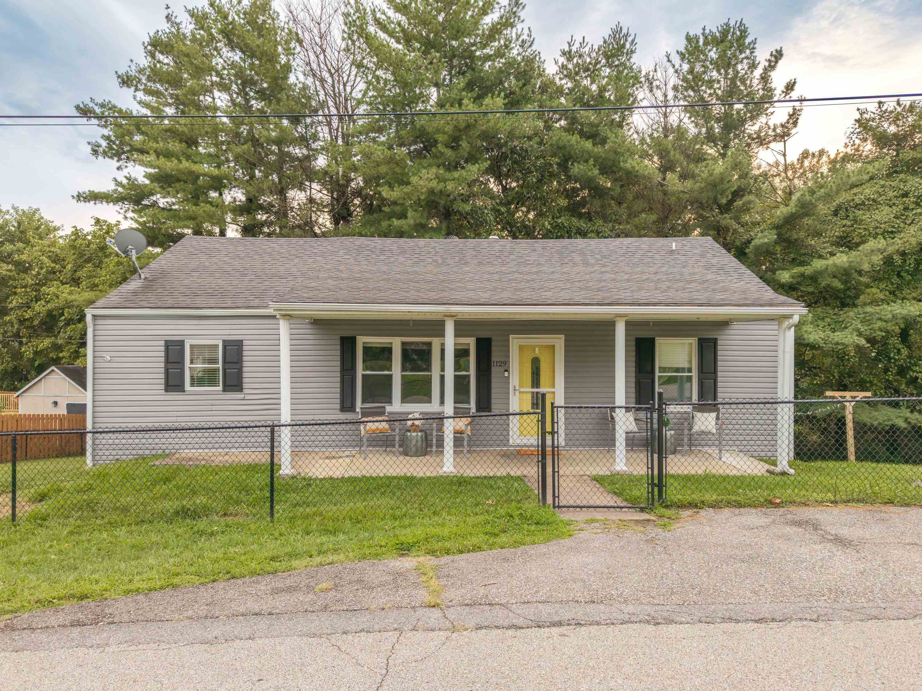 https://zimg.paragon.ice.com/ParagonImages/Property/PH/AABRKY/61107/2/0/0/30d2dbc691164f545f2d661775280b80/0/f00162b5d5dc2ac4d4853a2657fa8ebf/61107-e22f6c86-e305-4271-ab30-93b52b23b567.JPG