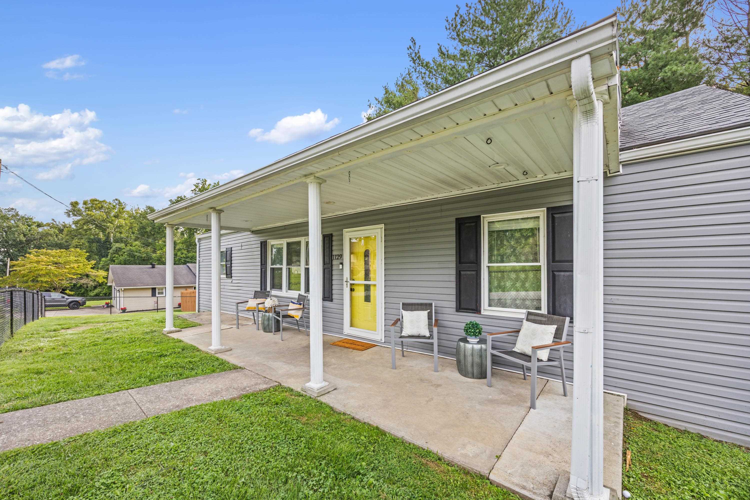 https://zimg.paragon.ice.com/ParagonImages/Property/PH/AABRKY/61107/3/0/0/50b692dd875456e494f715f087e5397a/0/f00162b5d5dc2ac4d4853a2657fa8ebf/61107-cf3c4d26-a383-4e7a-8ebd-20546abc9784.JPG