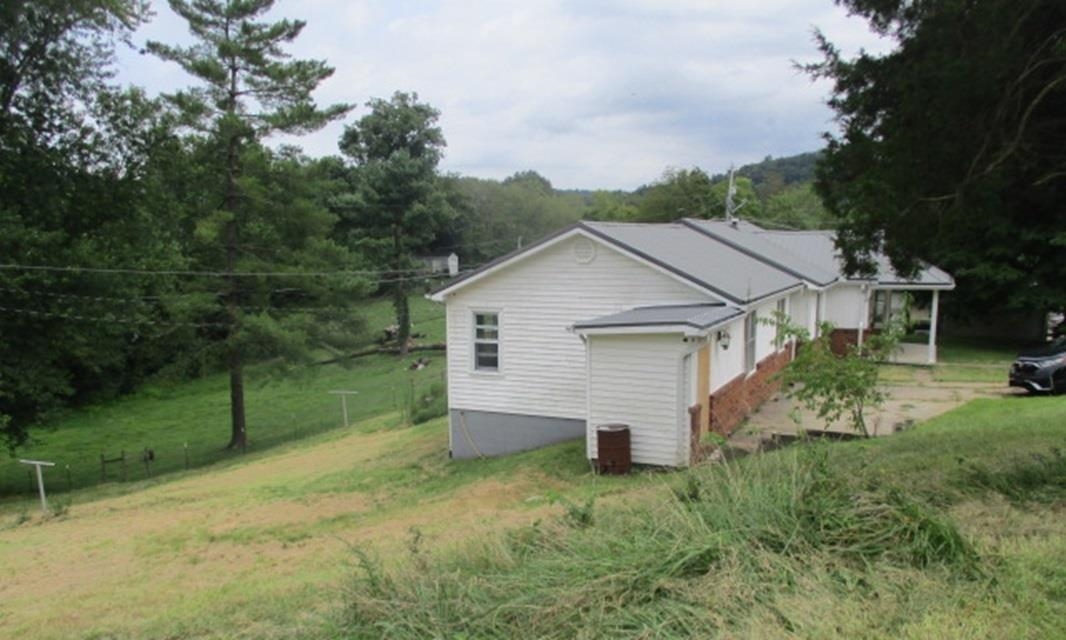 https://zimg.paragon.ice.com/ParagonImages/Property/PH/AABRKY/61108/1/0/0/3f9a4a3b2755f071b64026940151d5eb/0/cca8aa6d87c0ab3b000326fea20e8b96/61108-c7d4ef6c-589e-48d4-81a8-76342008bed6.JPG