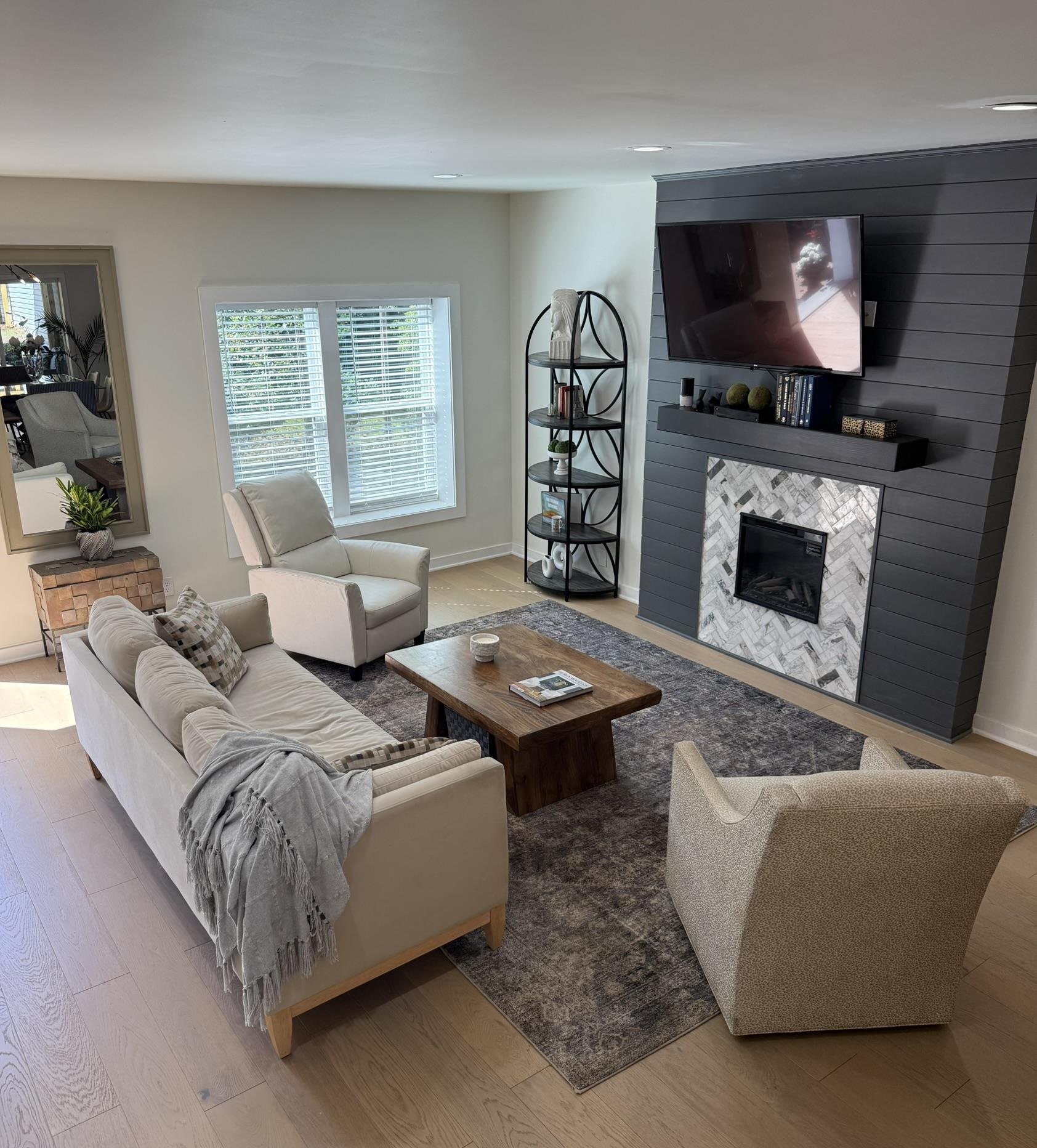 https://zimg.paragon.ice.com/ParagonImages/Property/PH/AABRKY/61109/10/0/0/f46fdc56a5758ba4635d72f76f731f19/0/7cc396df8c13c6a21cb2641d39d9c946/61109-9809835f-95c2-498e-bd6b-9566eae4c877.JPG