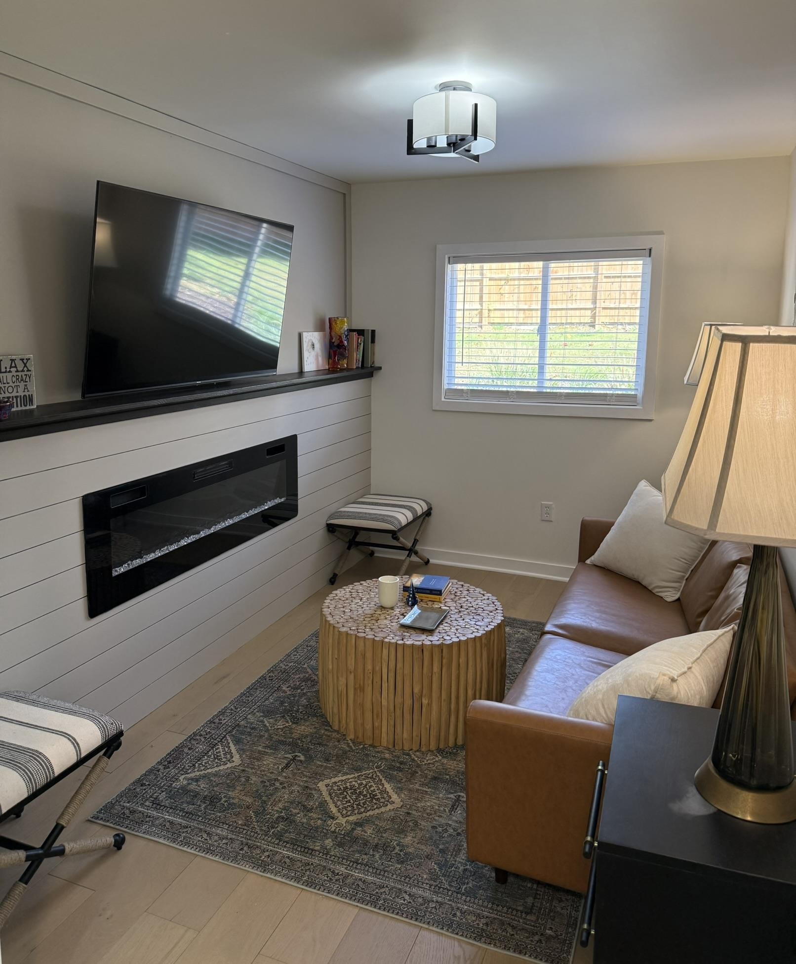 https://zimg.paragon.ice.com/ParagonImages/Property/PH/AABRKY/61109/11/0/0/b95c3aff590f0173d3f5b7830c1bd914/0/7cc396df8c13c6a21cb2641d39d9c946/61109-63faedf7-ff34-48dd-ab7a-7fa779b5c0c3.JPG