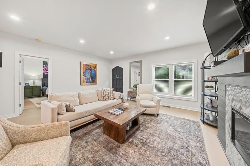 https://zimg.paragon.ice.com/ParagonImages/Property/PH/AABRKY/61109/2/0/0/fdb4a45e12d0f81622a7e00a99a0cca1/0/7cc396df8c13c6a21cb2641d39d9c946/61109-4e794463-24b3-4daa-ae12-ae756a2b70e7.JPG