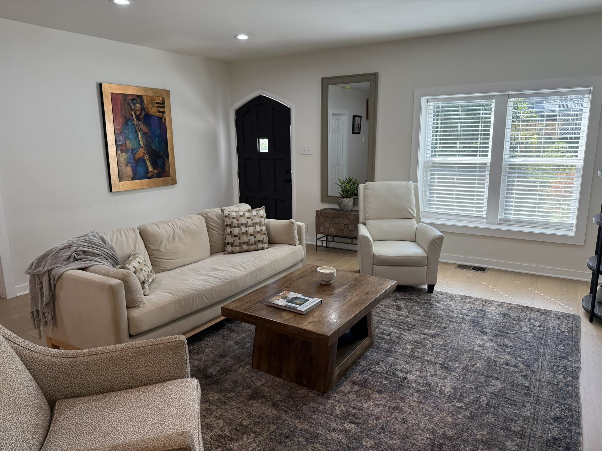 https://zimg.paragon.ice.com/ParagonImages/Property/PH/AABRKY/61109/6/0/0/68189cdca35aaa04665c5277ab6ddc45/0/7cc396df8c13c6a21cb2641d39d9c946/61109-9f5174a6-71a1-409a-b6db-e9f503dcbd61.JPG