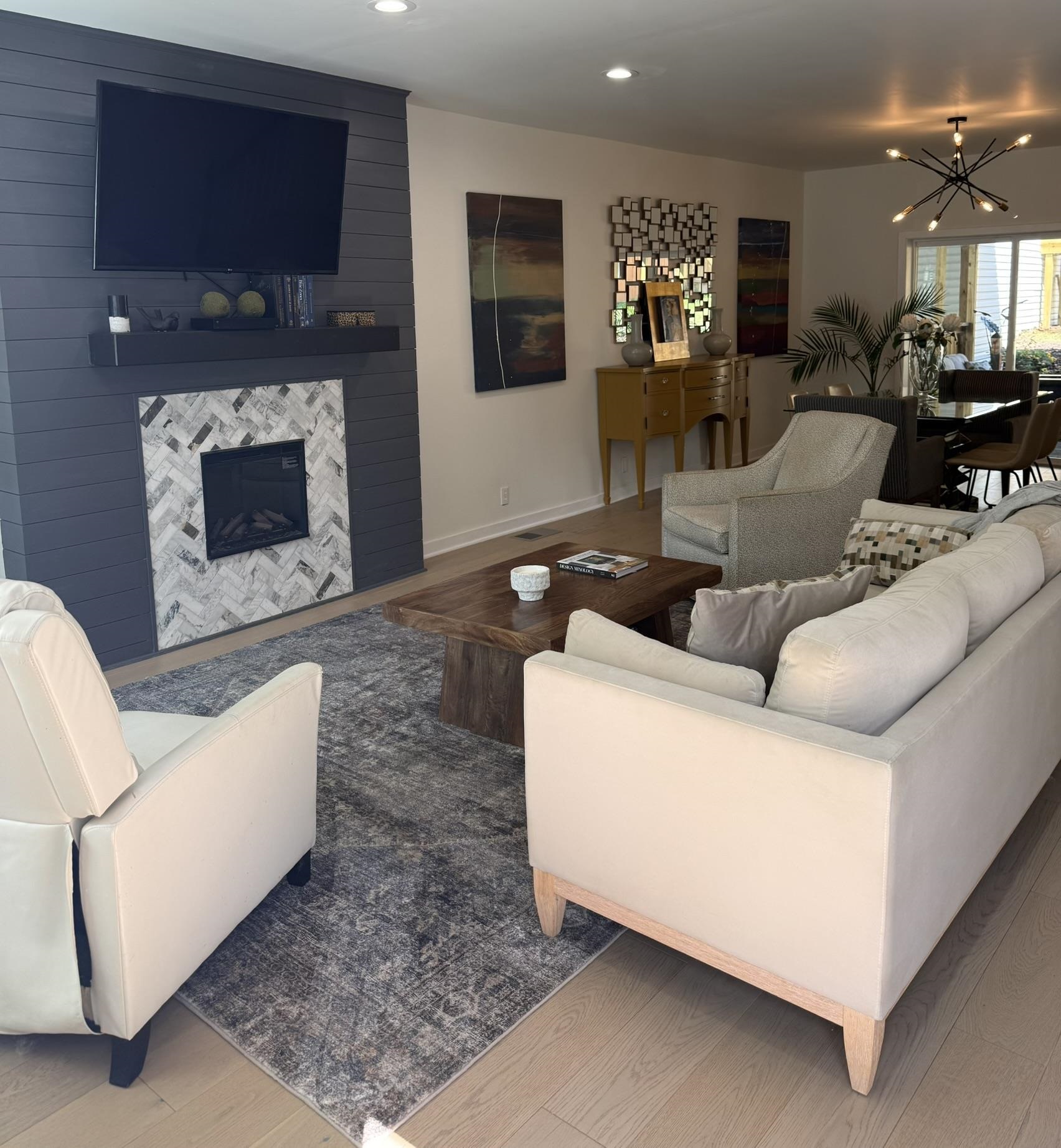 https://zimg.paragon.ice.com/ParagonImages/Property/PH/AABRKY/61109/8/0/0/e8b99544ac1d348571032aef47205c0c/0/7cc396df8c13c6a21cb2641d39d9c946/61109-9054ac9b-0d66-4c45-9fe8-1a24d8d7b5ea.JPG