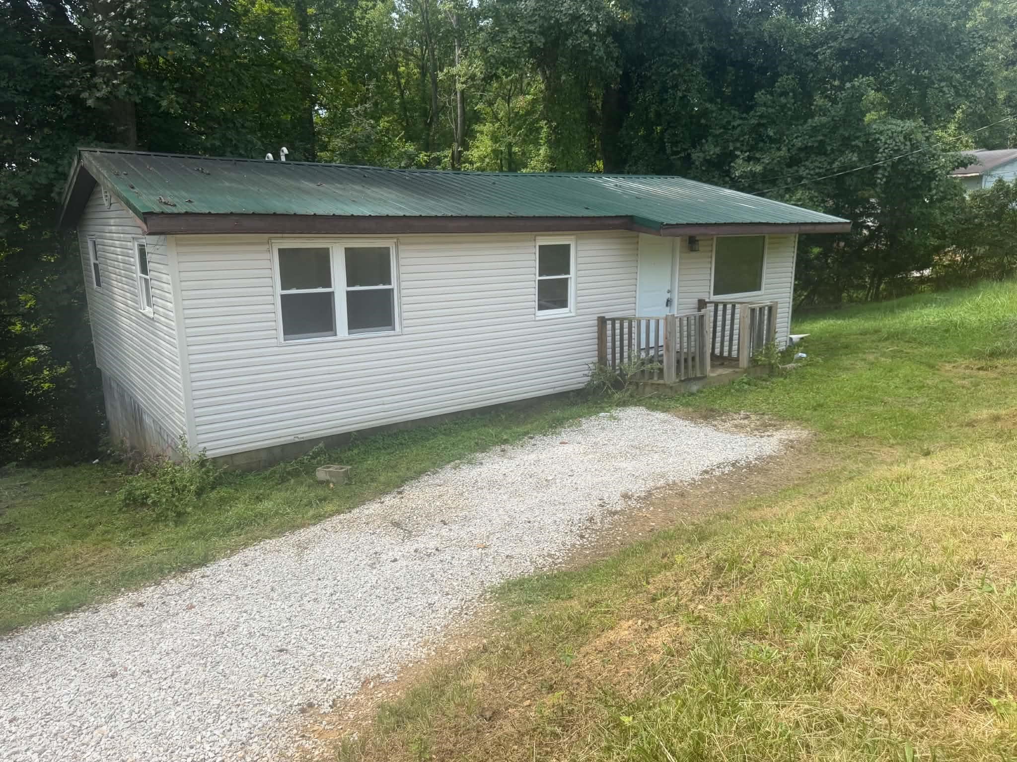 https://zimg.paragon.ice.com/ParagonImages/Property/PH/AABRKY/61112/1/0/0/c8e90af1b7602c7ca13b515619ac4ddb/0/0eea4db4d810d69cb8ec2da5450d5695/61112-00525938-f07a-49bb-8b3b-46995c347079.JPG