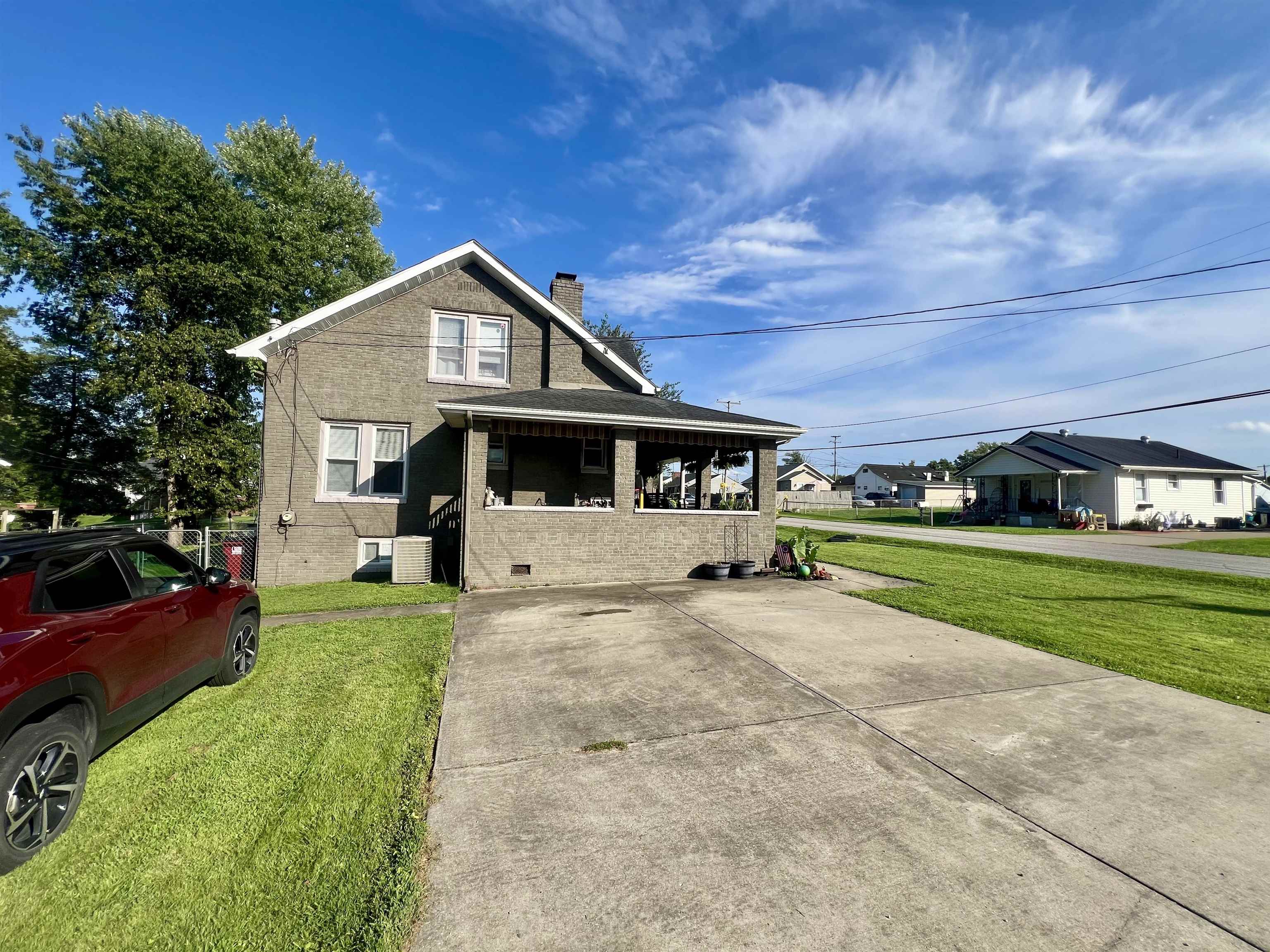 https://zimg.paragon.ice.com/ParagonImages/Property/PH/AABRKY/61114/2/0/0/5db1cbb0bd6dc6a7ff2d407992f60626/0/5f82e1d621549539a1c11da04dfaf712/61114-8a966f29-3f77-4c44-989e-76895a4d128b.JPG