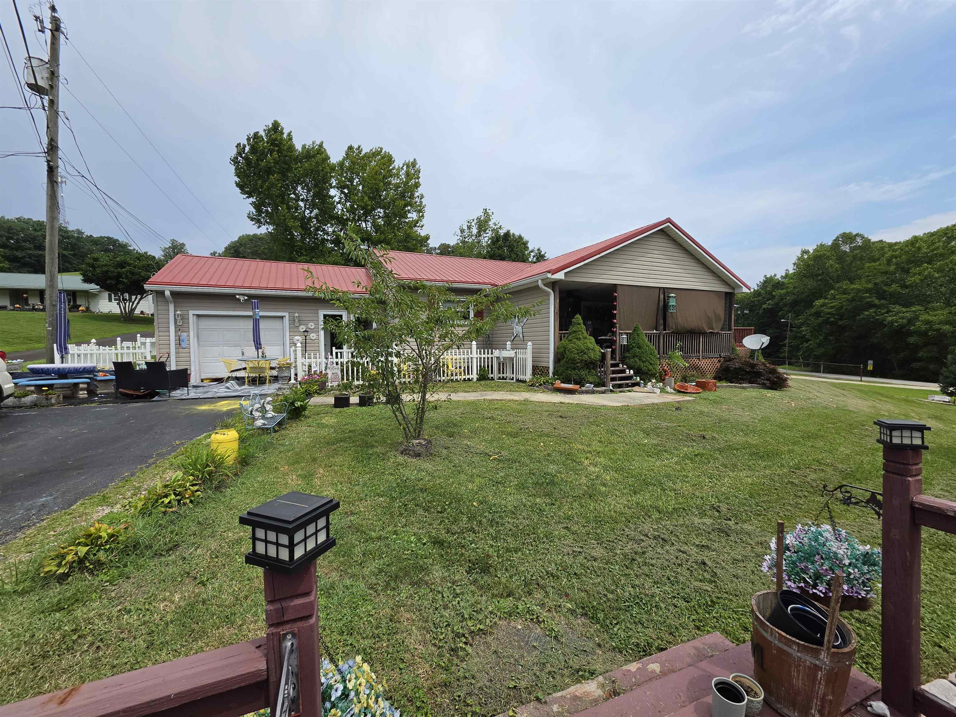 https://zimg.paragon.ice.com/ParagonImages/Property/PH/AABRKY/61126/1/0/0/83d9ac81fadd36f0dc9207fba109e97e/0/75ecee9640480718ce86987c795efed0/61126-9bacb607-6929-4d15-a249-1842d4c7e48a.JPG