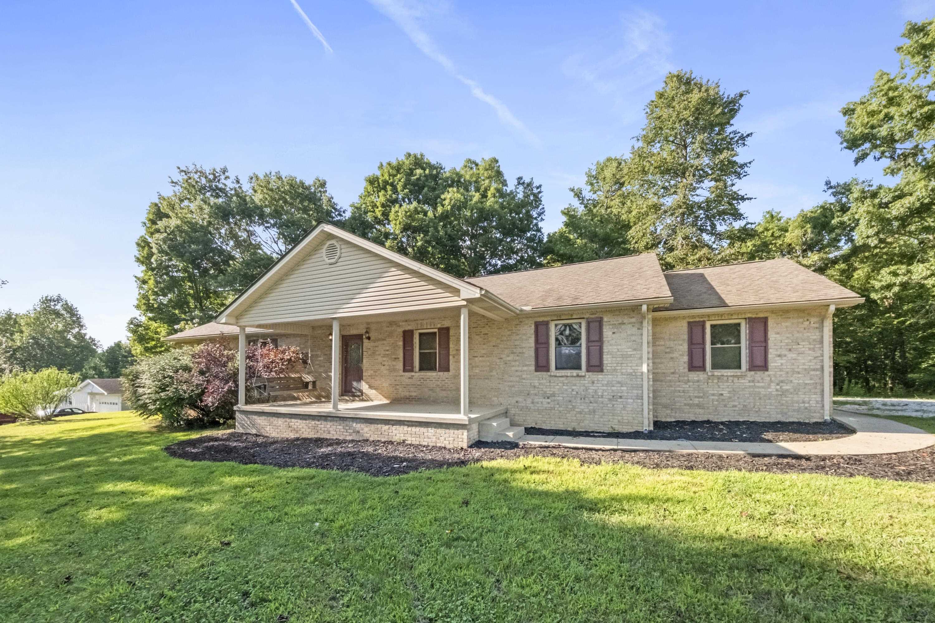 https://zimg.paragon.ice.com/ParagonImages/Property/PH/AABRKY/61127/2/0/0/e5437e9d75ed14df39d8e78eca09a97f/0/674d8786004f73b5516639d81c25beb9/61127-16358ef2-de6c-4e53-8b8b-3bb7b76851fd.JPG
