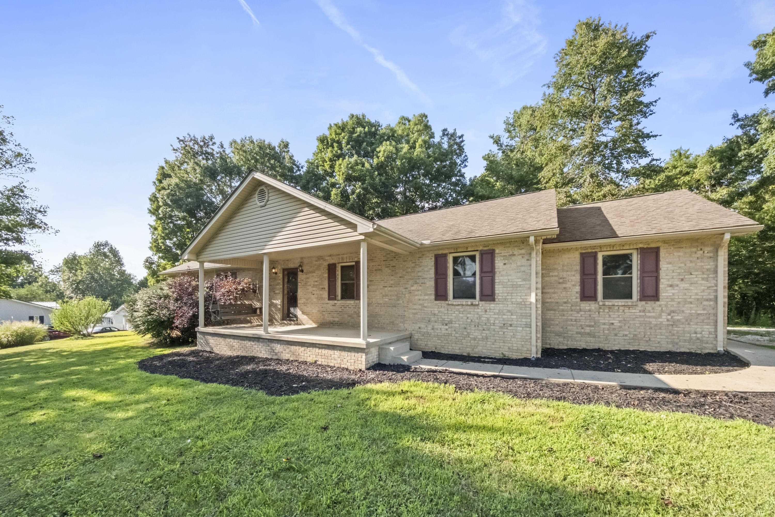 https://zimg.paragon.ice.com/ParagonImages/Property/PH/AABRKY/61127/3/0/0/e36c034064bc3d260e9b0e63b1830b4f/0/674d8786004f73b5516639d81c25beb9/61127-2ed47e6d-89cf-46aa-a7a4-eeeadcd7d762.JPG