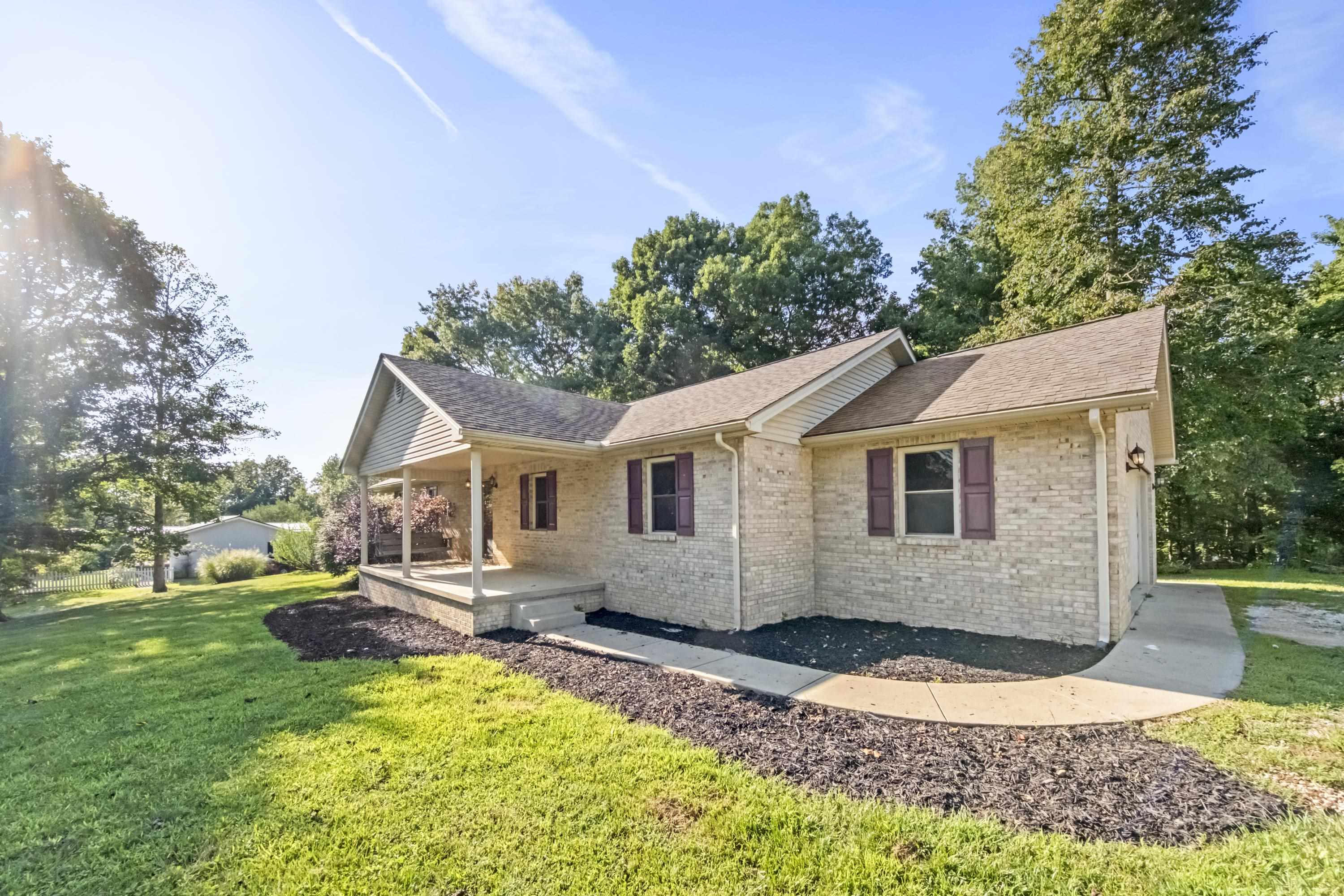 https://zimg.paragon.ice.com/ParagonImages/Property/PH/AABRKY/61127/4/0/0/3ff568493c0e9085bb01bd5543d42b13/0/674d8786004f73b5516639d81c25beb9/61127-9b0c1f95-19b6-49fb-a8b3-f21d31a1027f.JPG