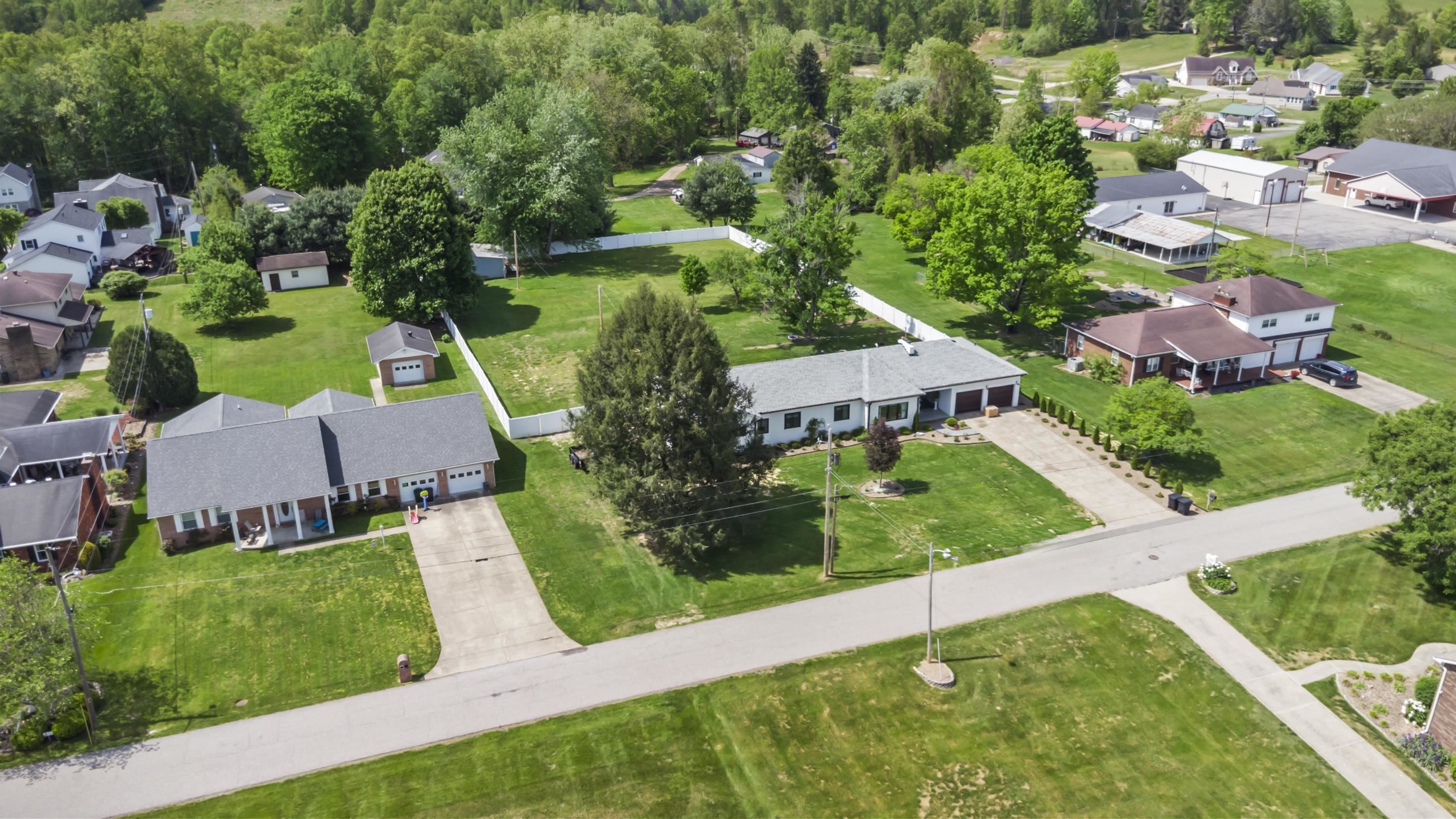 https://zimg.paragon.ice.com/ParagonImages/Property/PH/AABRKY/61128/2/0/0/553353a3e28f87cd76d6072b2d6f8ad2/0/32192b16232ce21104f4b5c9a6a61b17/61128-72ef05f4-5448-483c-9323-49b93d3eeba3.JPG