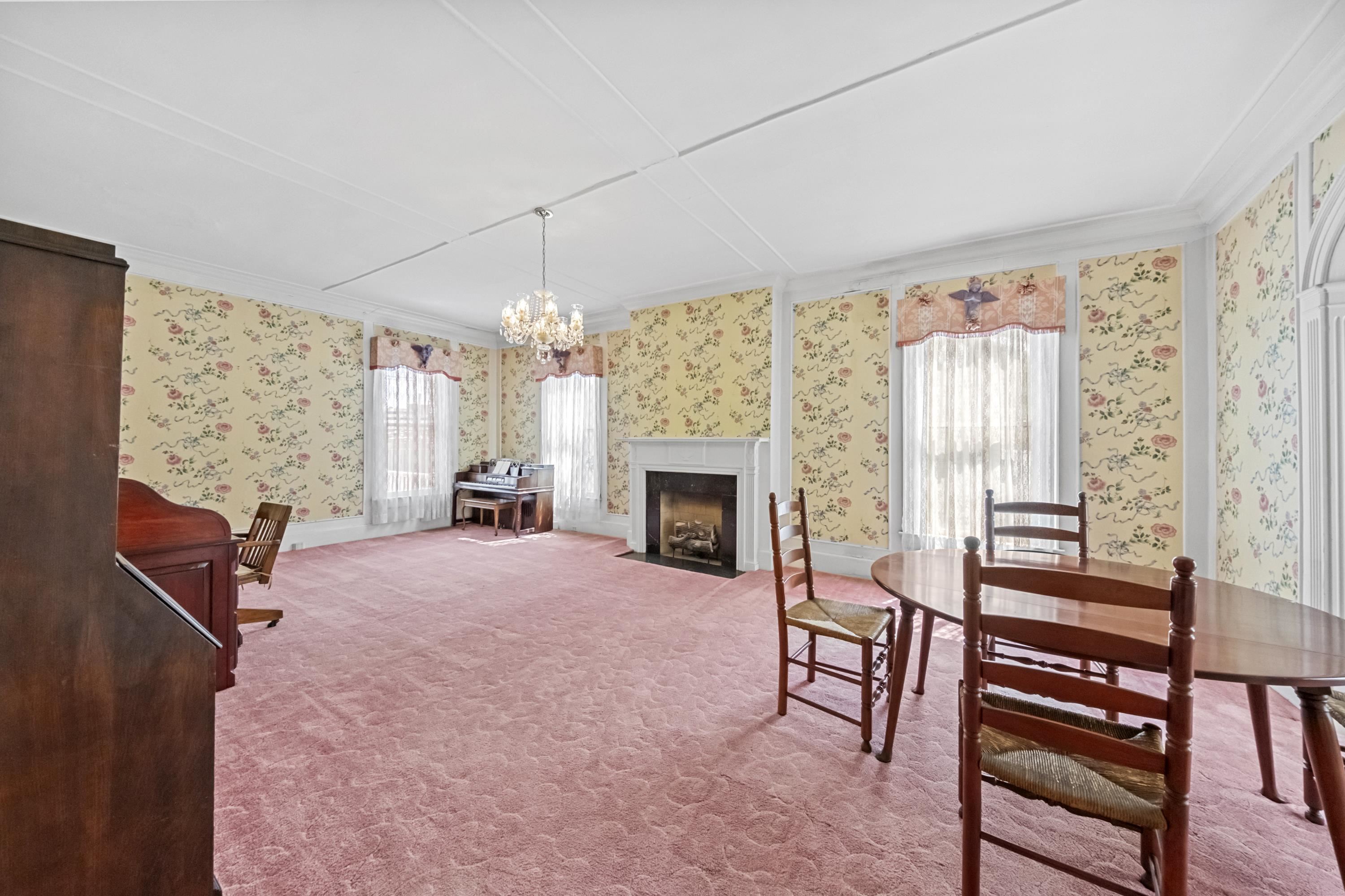 https://zimg.paragon.ice.com/ParagonImages/Property/PH/AABRKY/61132/8/0/0/ec8a9cd6f8da6cb9ae0f91496ea41ce2/0/34e492f59aed1d2b3e8a83af163c7ca2/61132-07490f9a-79cf-47b3-a87f-bd93361736f4.JPG