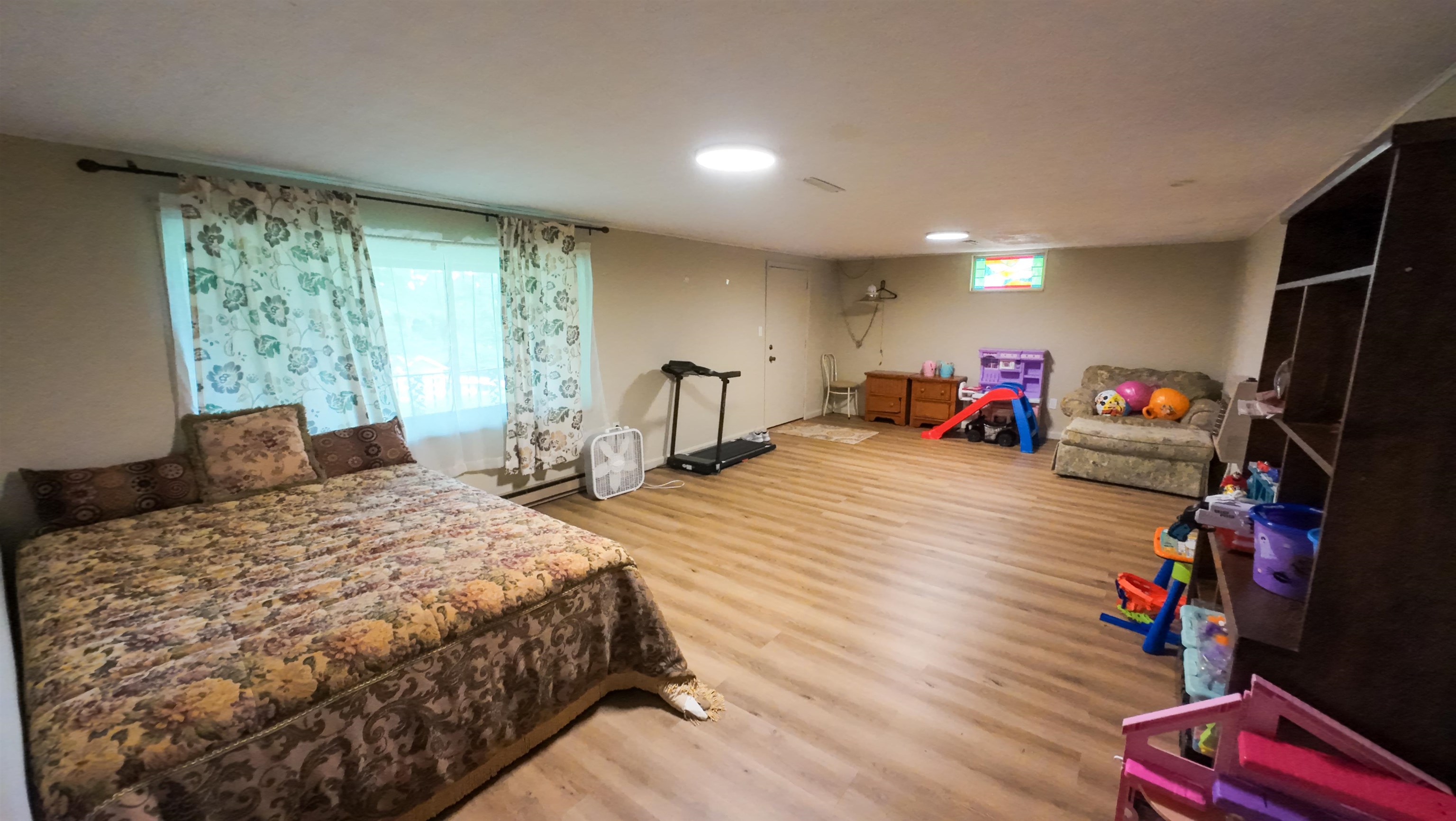 https://zimg.paragon.ice.com/ParagonImages/Property/PH/AABRKY/61134/7/0/0/86e134ce996560c463b13393980b5dfe/0/26f8c3ef7e0480b76fad99d4b2ee9dc6/61134-287a9e38-6435-4d64-af1b-5e344598dd07.JPG