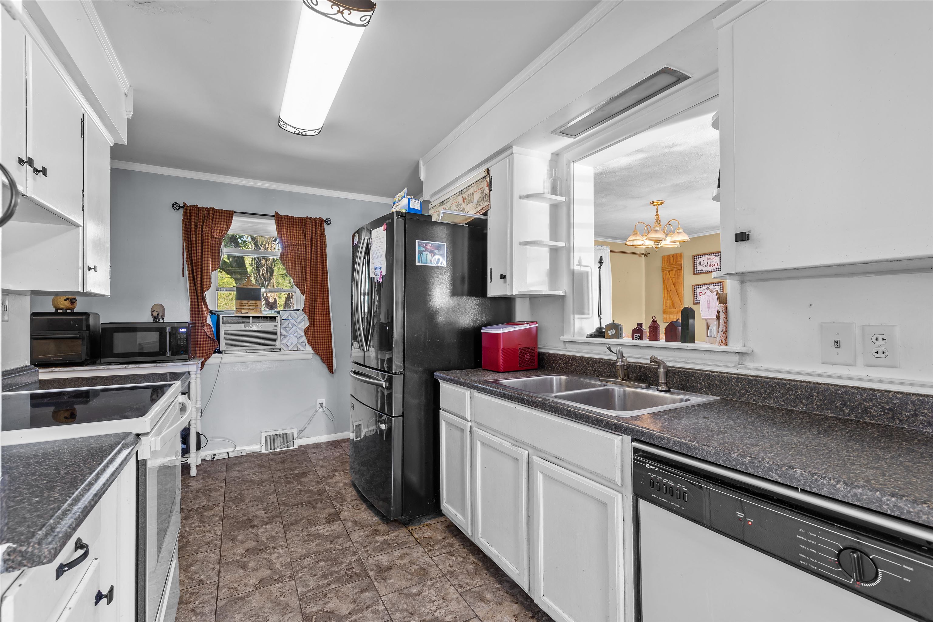 https://zimg.paragon.ice.com/ParagonImages/Property/PH/AABRKY/61151/11/0/0/000cd96899c7d727fa21009375f2ccc5/0/b4dfb8eec0d46ac9292f393426ba4166/61151-91b7cb3e-897e-40db-aeb8-3736e44a8af2.JPG