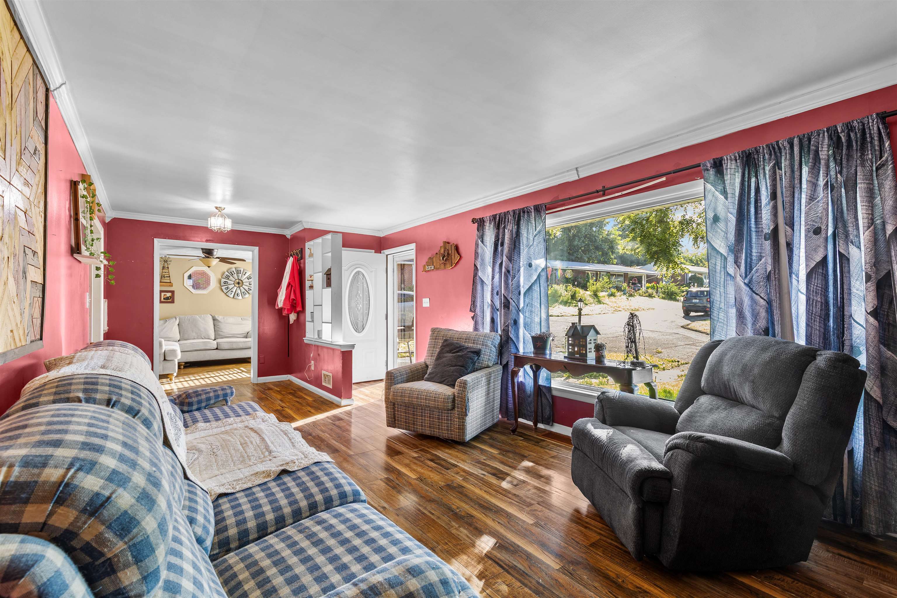 https://zimg.paragon.ice.com/ParagonImages/Property/PH/AABRKY/61151/13/0/0/9adae113fce62be3103a8ab85fcbb35e/0/b4dfb8eec0d46ac9292f393426ba4166/61151-8b739fdf-af19-4326-8a11-1275facd4fc3.JPG